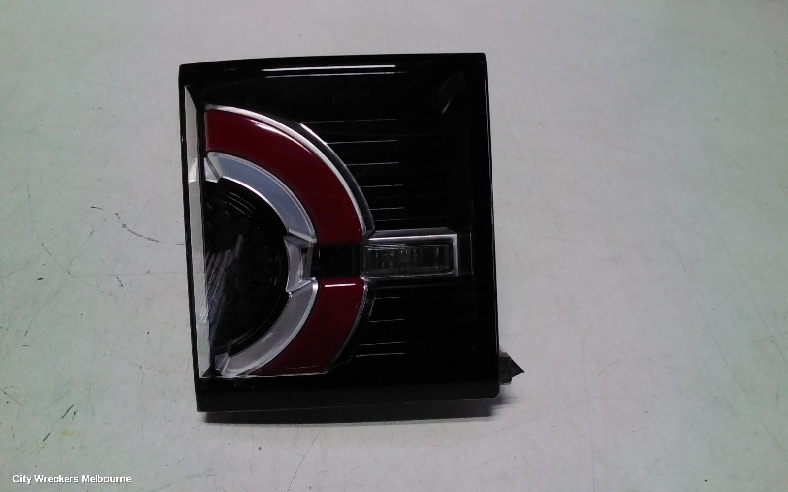 LAND ROVER DISCOVERY SPORT REAR GARNISH, TAILGATE LAMP (RH SIDE), W/ THIN RED LINE, L550, 01/2015 - 06/2019