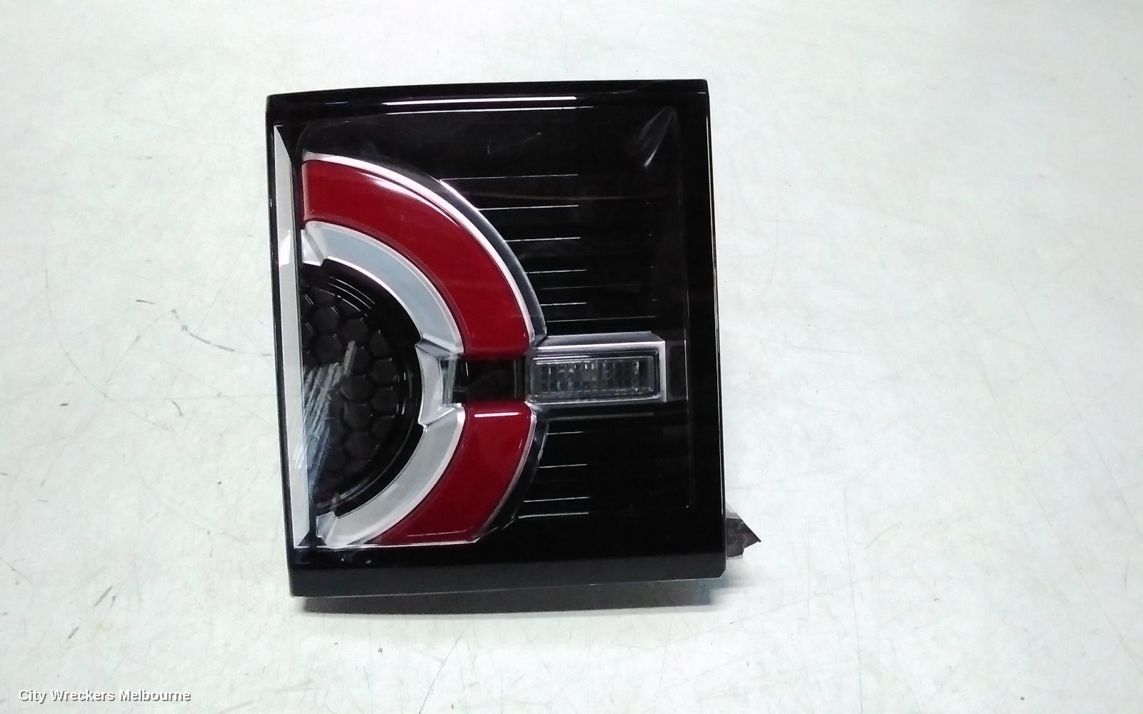LAND ROVER DISCOVERY SPORT REAR GARNISH, TAILGATE LAMP (RH SIDE), W/ THIN RED LINE, L550, 01/2015 - 06/2019