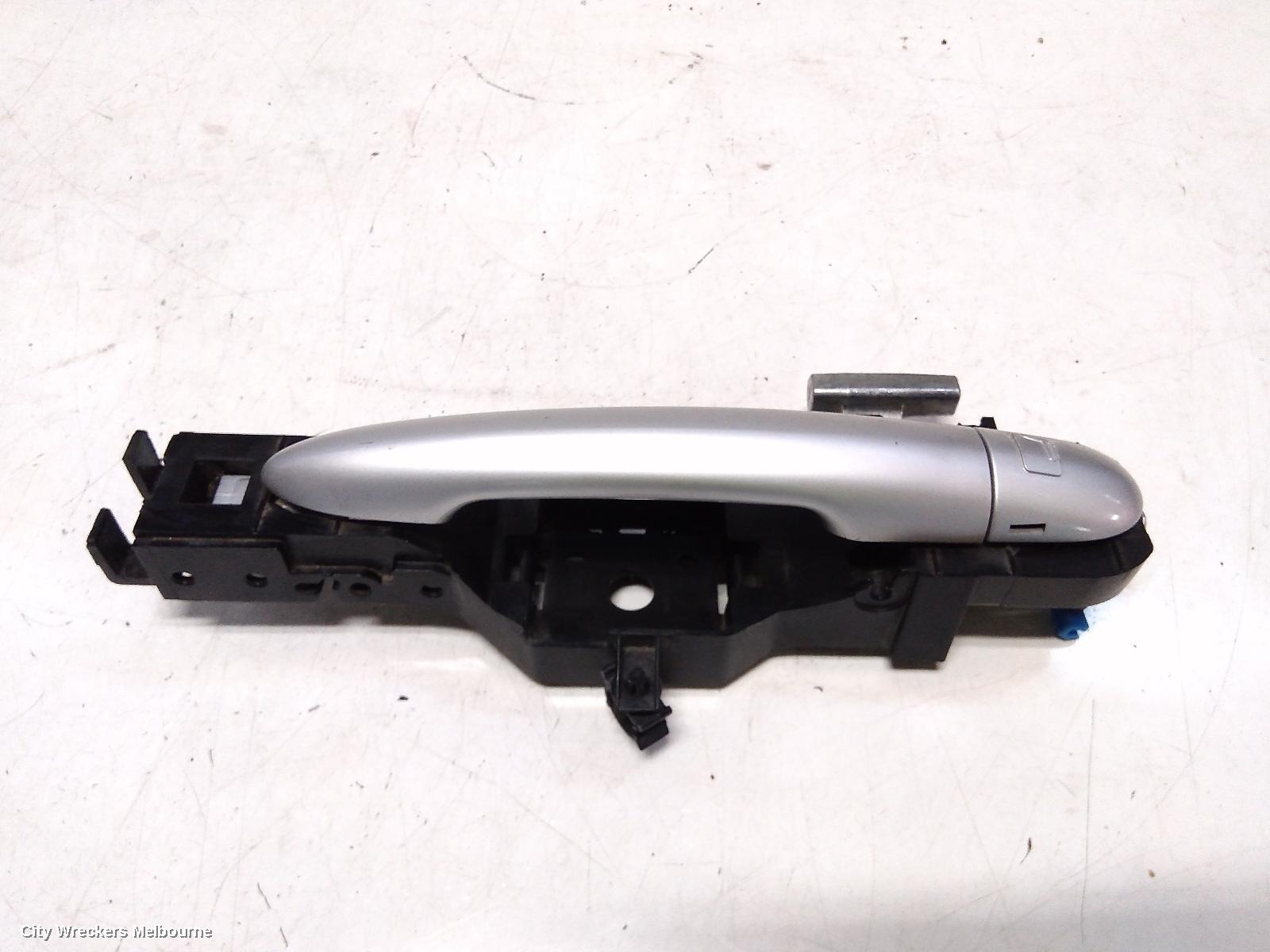RENAULT KALEOS DOOR HANDLE, H45, OUTER, LH FRONT/REAR, 09/2008 - 10/2011