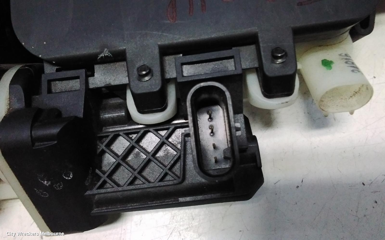 MERCEDES VITO TAILGATE HANDLE, 447, 03/2015 ONWARDS