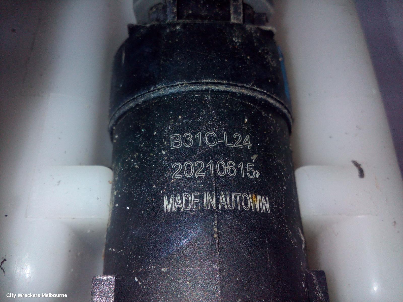 LDV G10 WASHER BOTTLE, SV7A, WAGON, W/ H/LAMP WASHER TYPE, 04/2015 - 08/2022