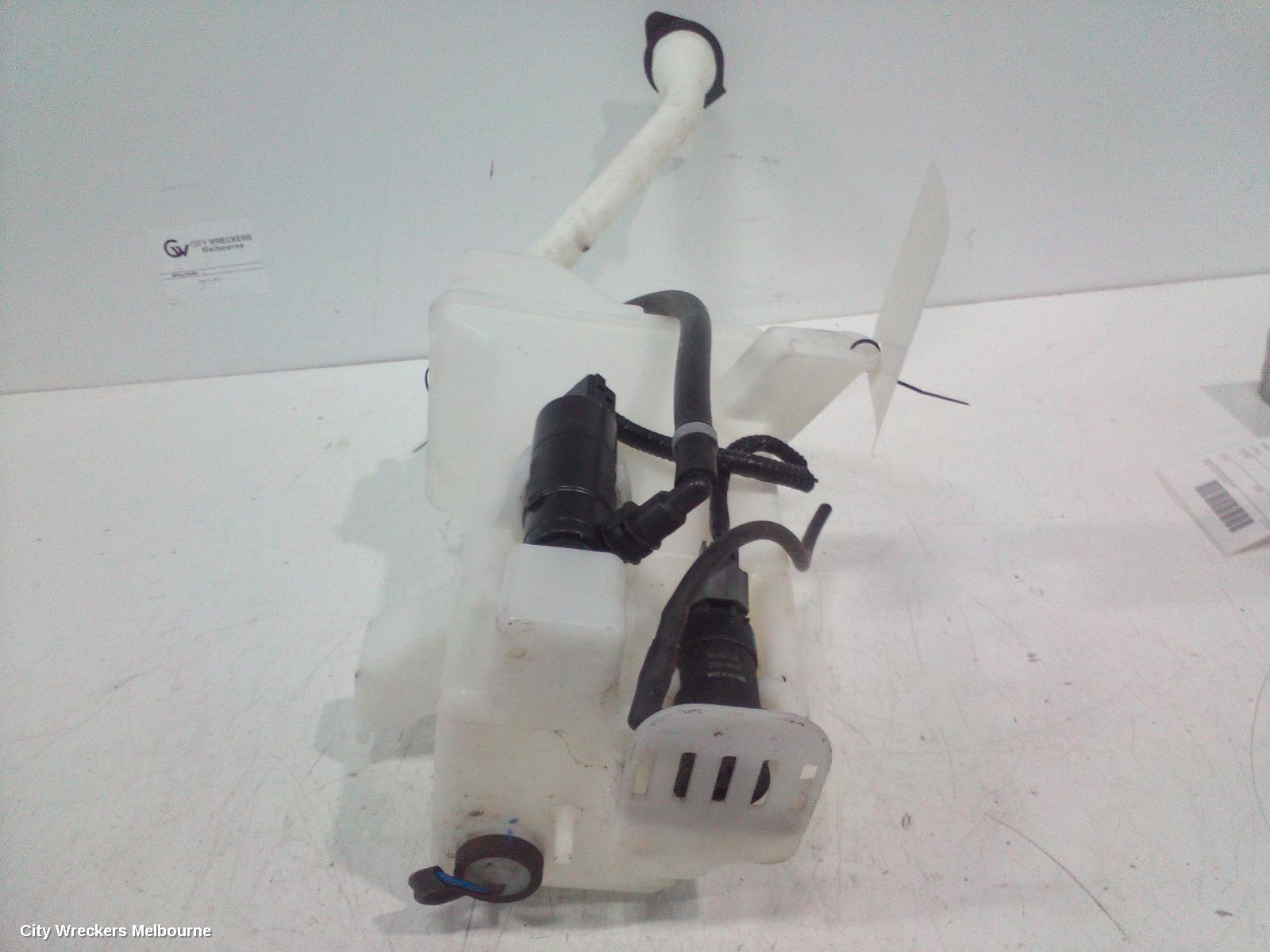 LDV G10 WASHER BOTTLE, SV7A, WAGON, W/ H/LAMP WASHER TYPE, 04/2015 - 08/2022