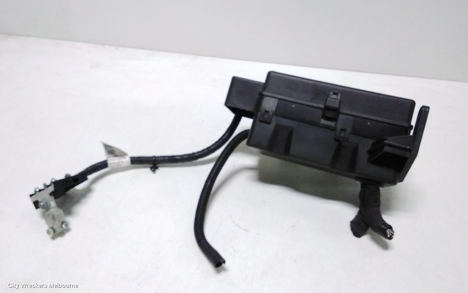LDV G10 FUSE BOX, ENGINE BAY, PETROL, 2.0/2.4, SV7A/SV7C, WAGON/VAN, 04/2015 ONWARDS