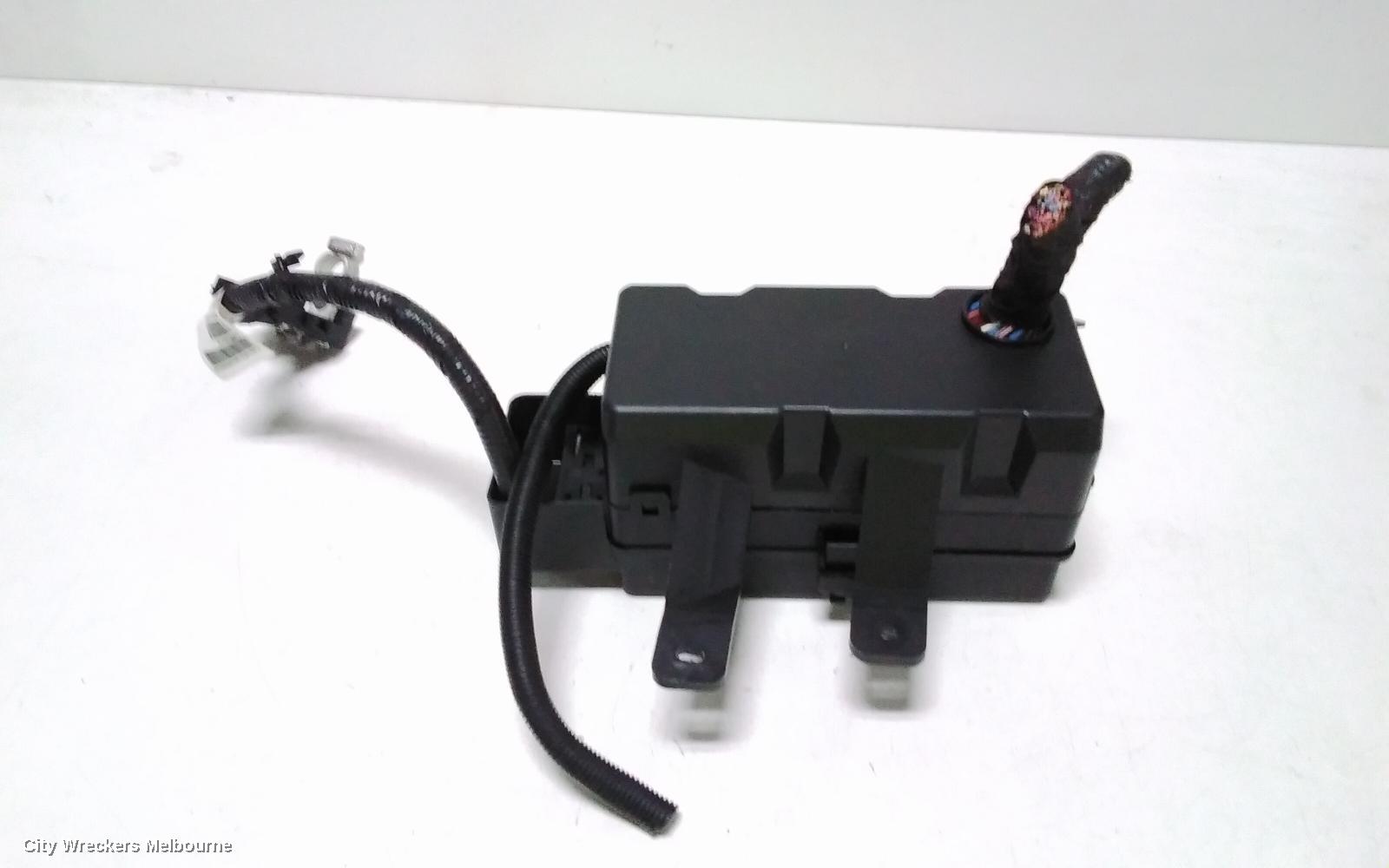 LDV G10 FUSE BOX, ENGINE BAY, PETROL, 2.0/2.4, SV7A/SV7C, WAGON/VAN, 04/2015 ONWARDS