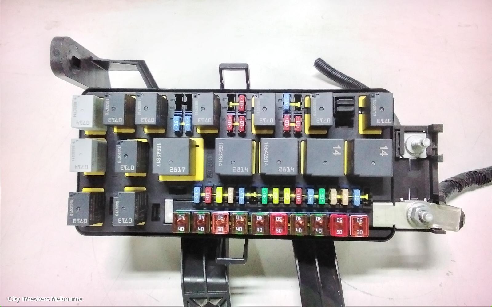LDV G10 FUSE BOX, ENGINE BAY, PETROL, 2.0/2.4, SV7A/SV7C, WAGON/VAN, 04/2015 ONWARDS