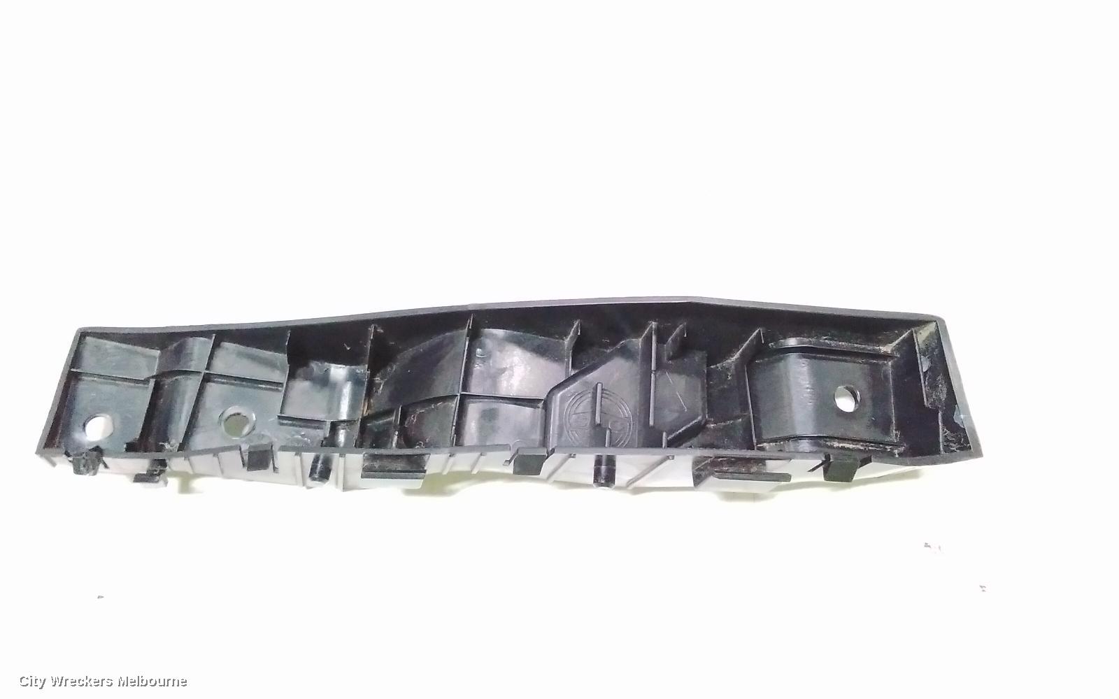 LDV G10, SV7A/SV7C, WAGON/VAN, 04/2015 ONWARDS, RHF BAR BRAKET: 112563