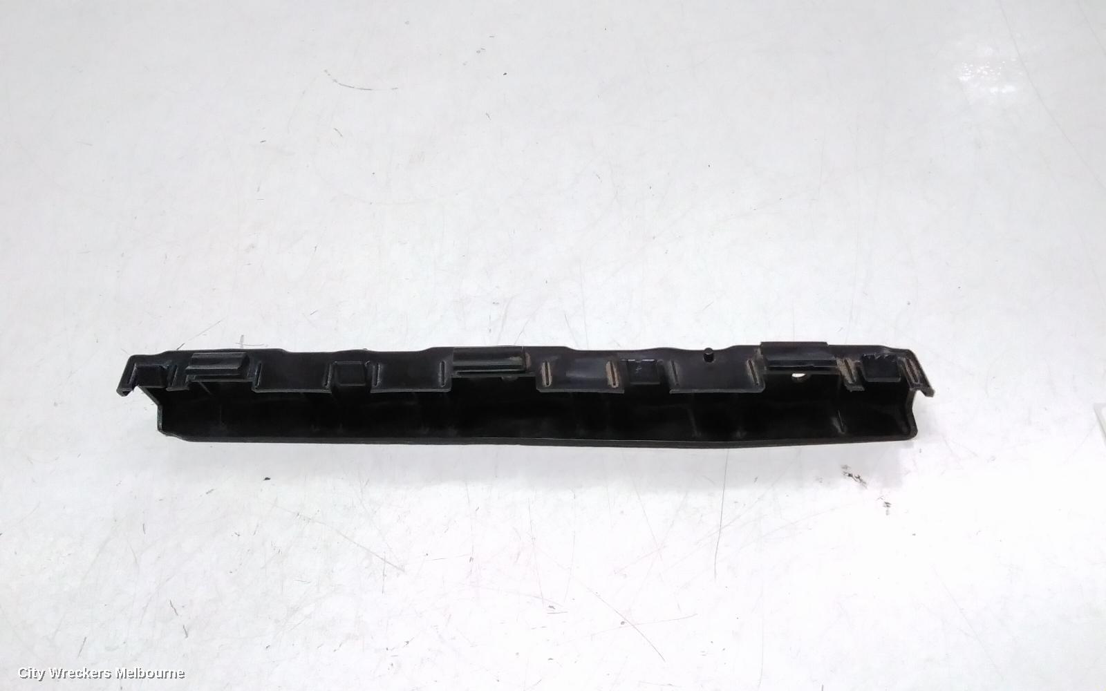 LDV G10, SV7A/SV7C, WAGON/VAN, 04/2015 ONWARDS, RHR BAR BRAKET: 112565