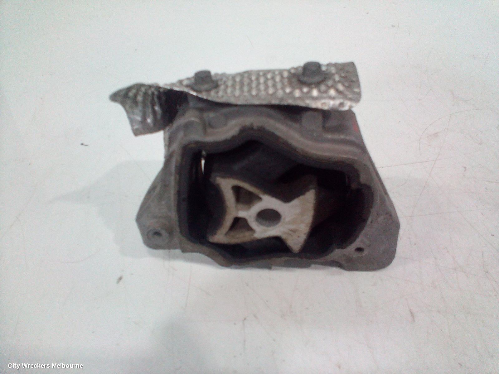 LAND ROVER DISCOVERY SPORT MOUNT, ENGINE MOUNT, DIESEL, 2.0, TURBO, L550, 07/2016 - 06/2019