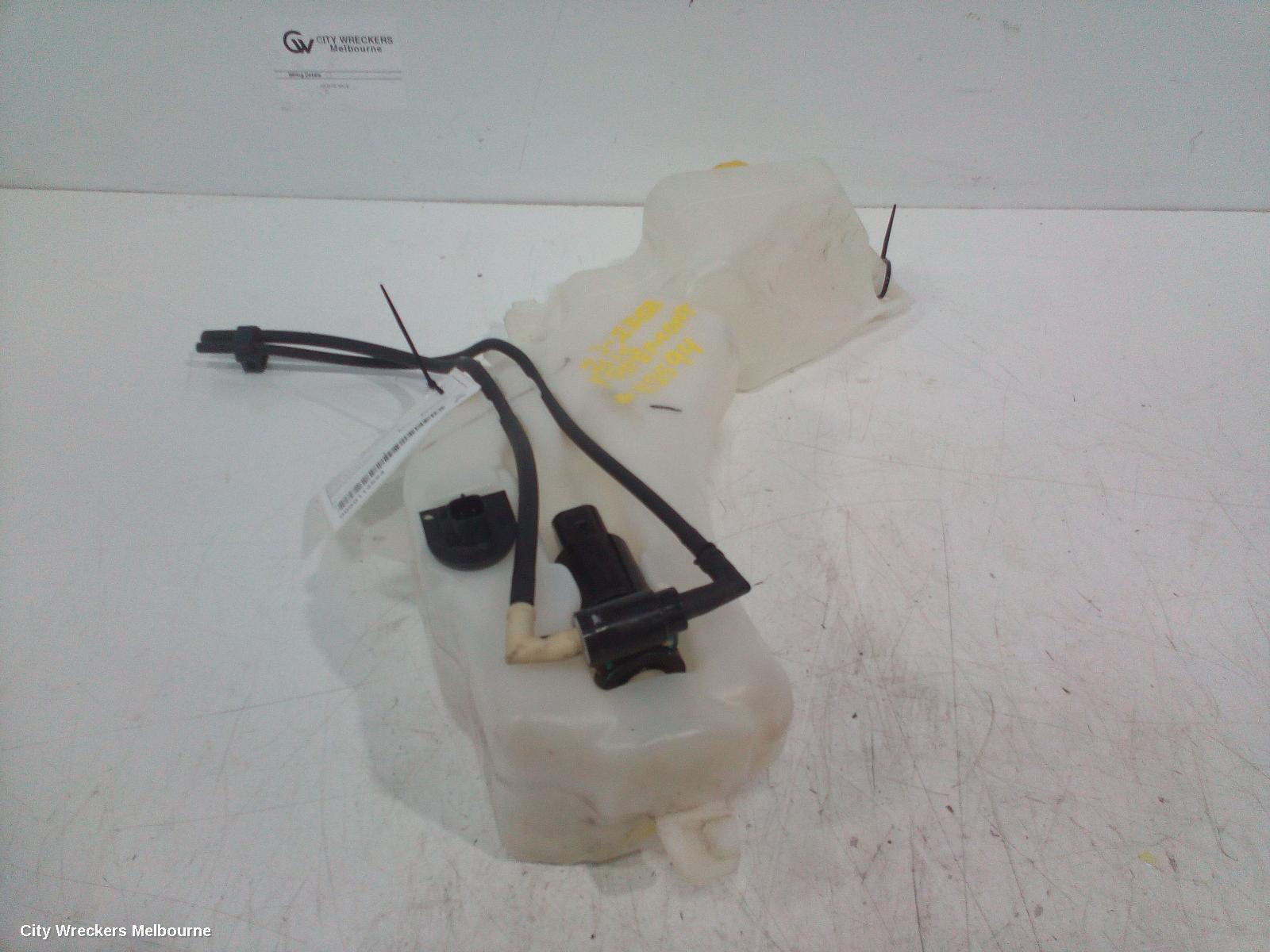FIAT FREEMONT WASHER BOTTLE, JF, 04/2013 - 01/2017