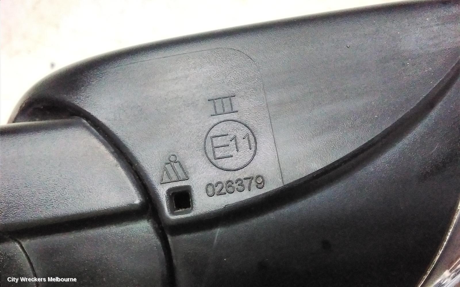 CHRYSLER 300C RIGHT DOOR MIRROR, POWER FOLD TYPE, COLOUR CODED, 02/2008 - 12/2011