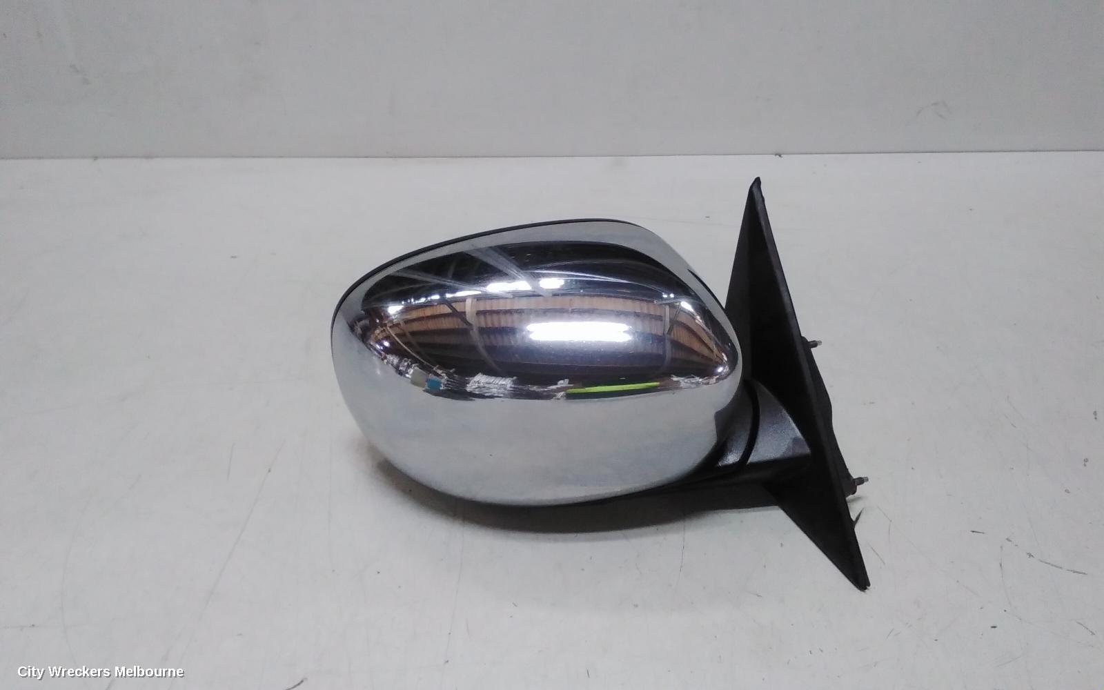 CHRYSLER 300C RIGHT DOOR MIRROR, POWER FOLD TYPE, COLOUR CODED, 02/2008 - 12/2011