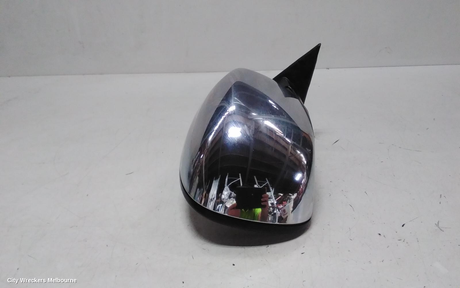 CHRYSLER 300C RIGHT DOOR MIRROR, POWER FOLD TYPE, COLOUR CODED, 02/2008 - 12/2011