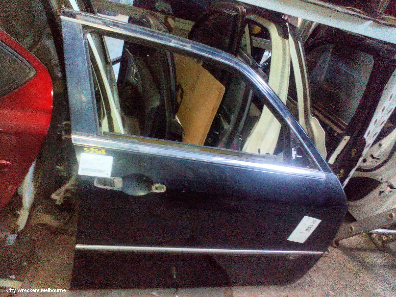 CHRYSLER 300C RIGHT FRONT DOOR, 11/2005 - 12/2011