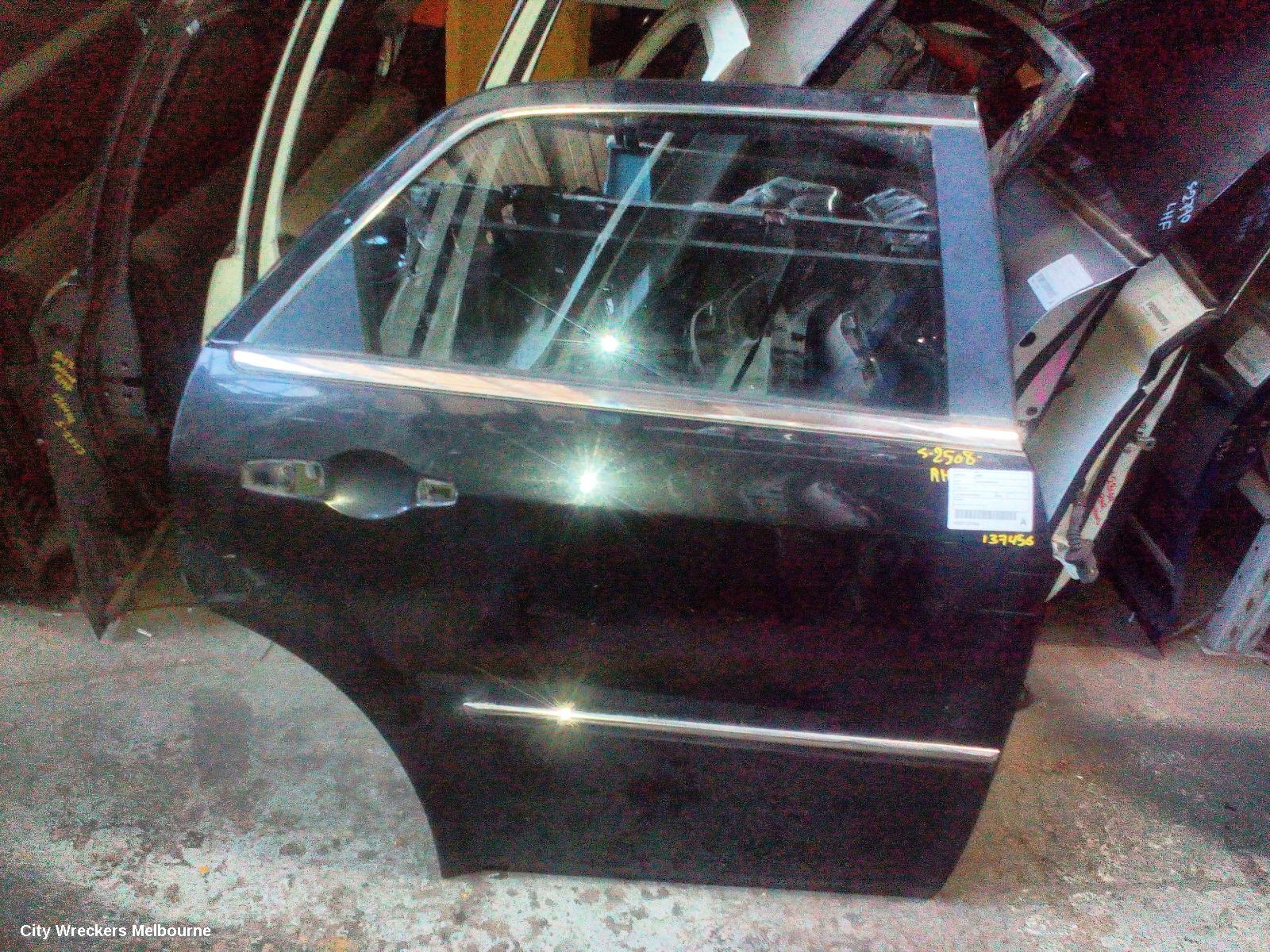 CHRYSLER 300C RIGHT REAR DOOR, 11/2005 - 12/2011