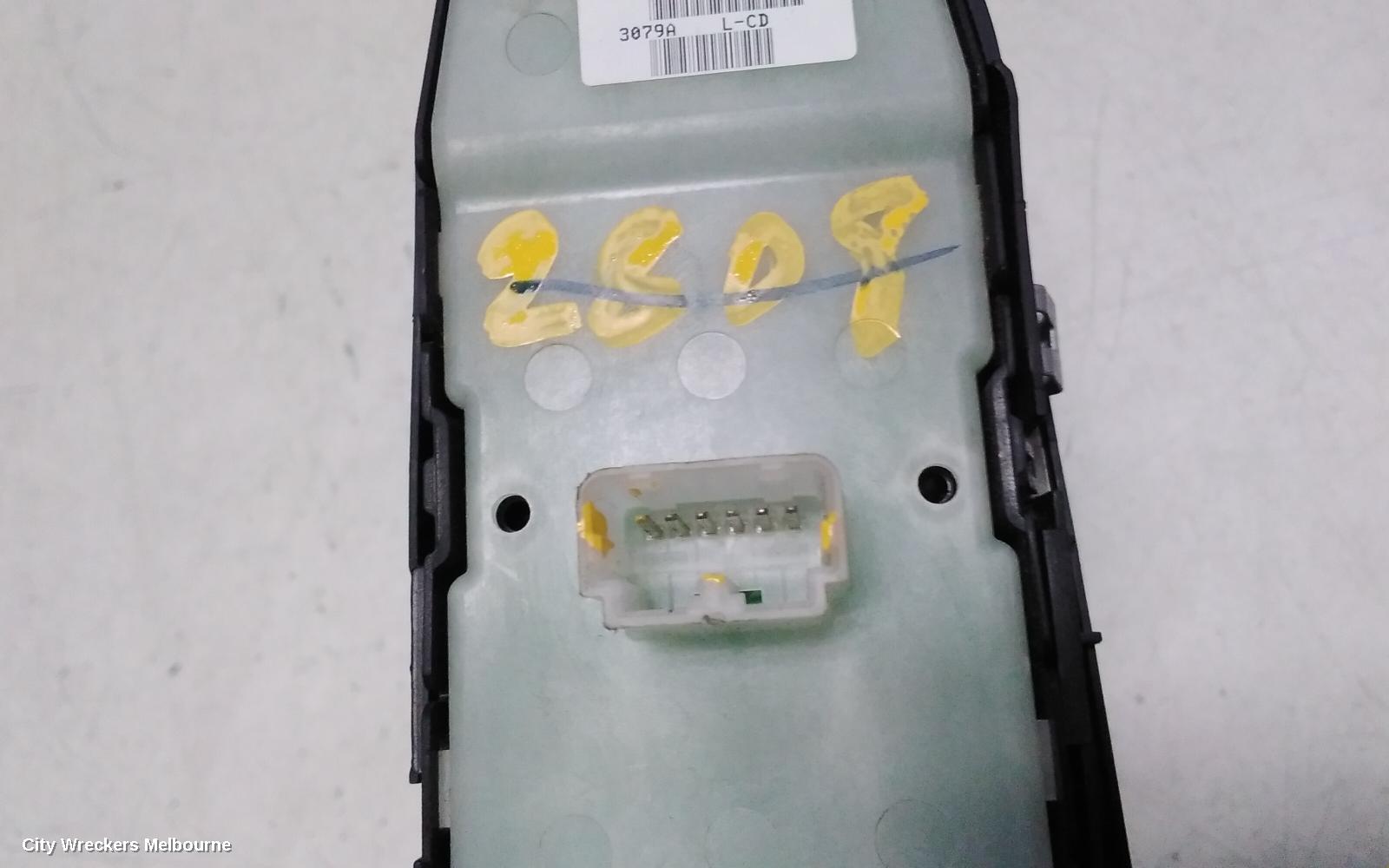 CHRYSLER 300C PWR DR WIND SWITCH, RH FRONT (MASTER SWITCH), NON ILLUMINATION, LH & RH FRONT AUTO WINDOWS, P/N 04602781AA, 11/2005 - 12/2011