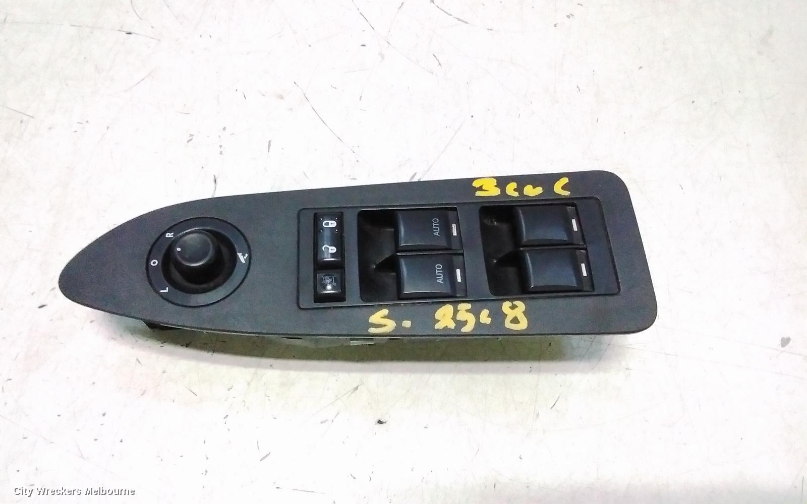 CHRYSLER 300C PWR DR WIND SWITCH, RH FRONT (MASTER SWITCH), NON ILLUMINATION, LH & RH FRONT AUTO WINDOWS, P/N 04602781AA, 11/2005 - 12/2011