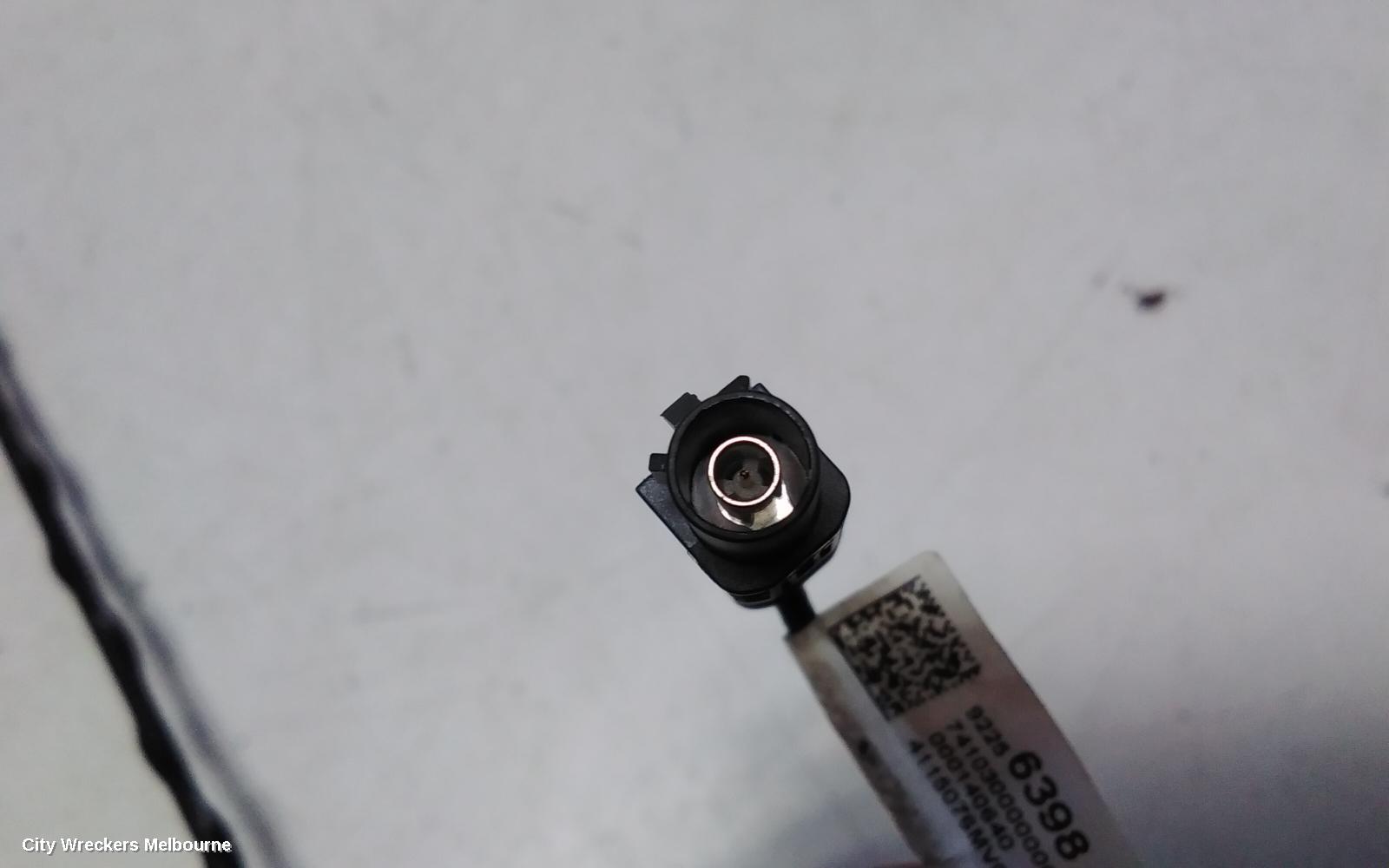 HOLDEN COMMODORE ANTENNA, VF, 05/2013 - 12/2017