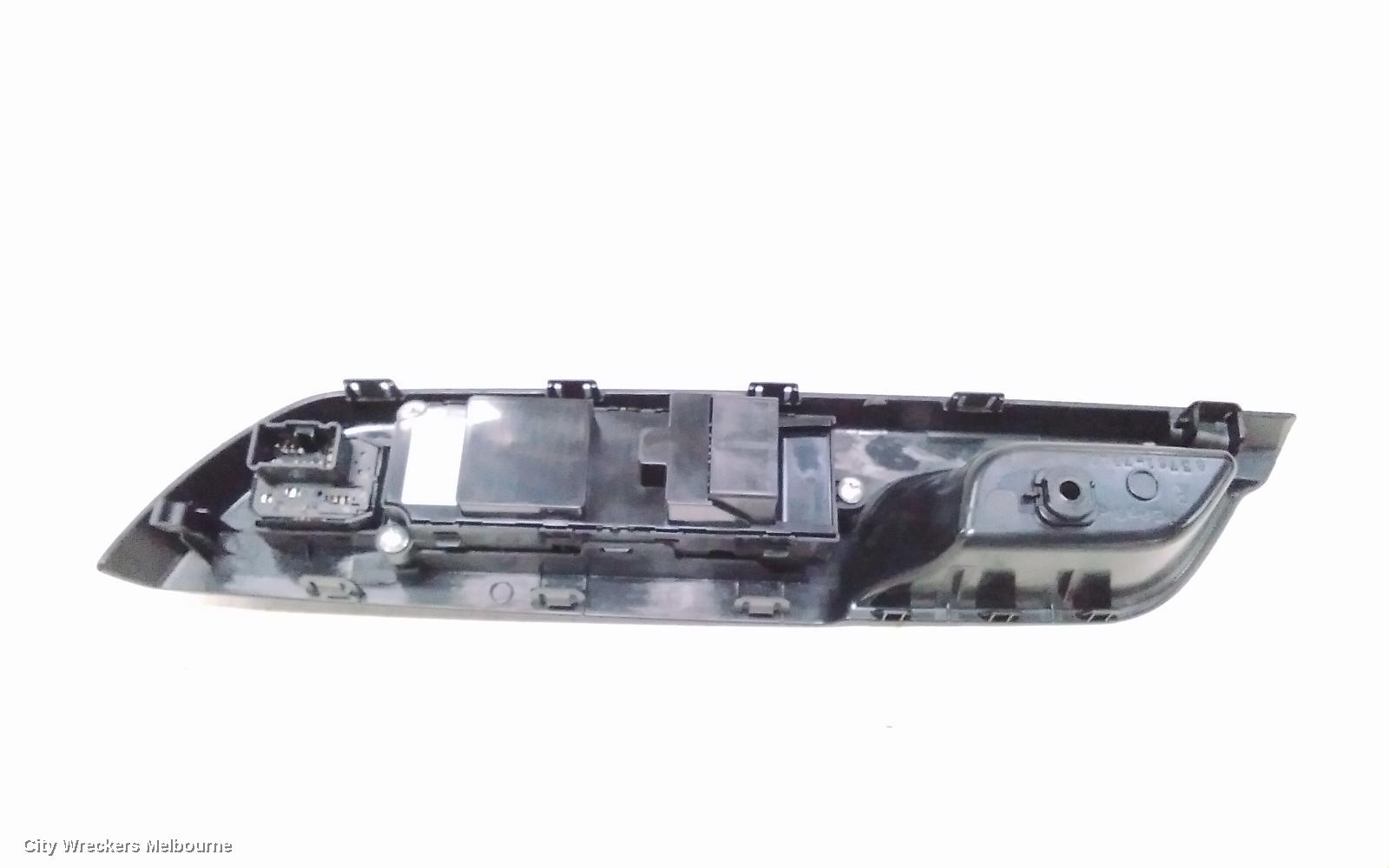 SUZUKI SWIFT PWR DR WIND SWITCH, RH FRONT (MASTER SWITCH), FZ, 18 PIN TYPE, 08/2010 - 03/2017