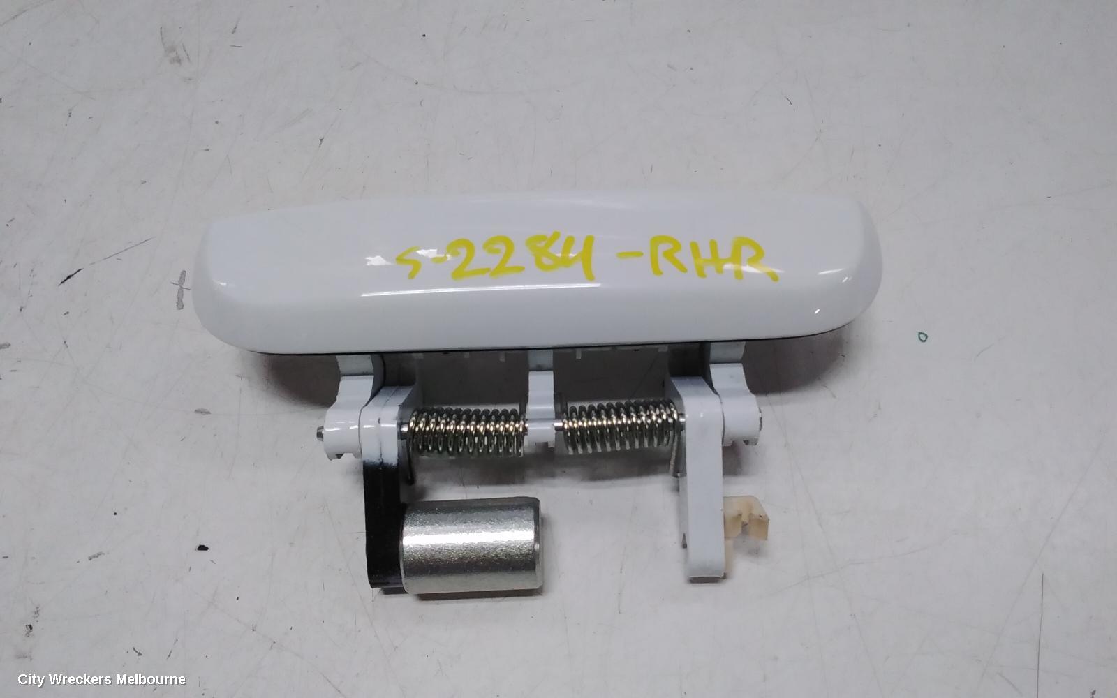 MG MG3 DOOR HANDLE, OUTER, RH REAR, COLOUR CODED, SZP1, 07/2016 ONWARDS