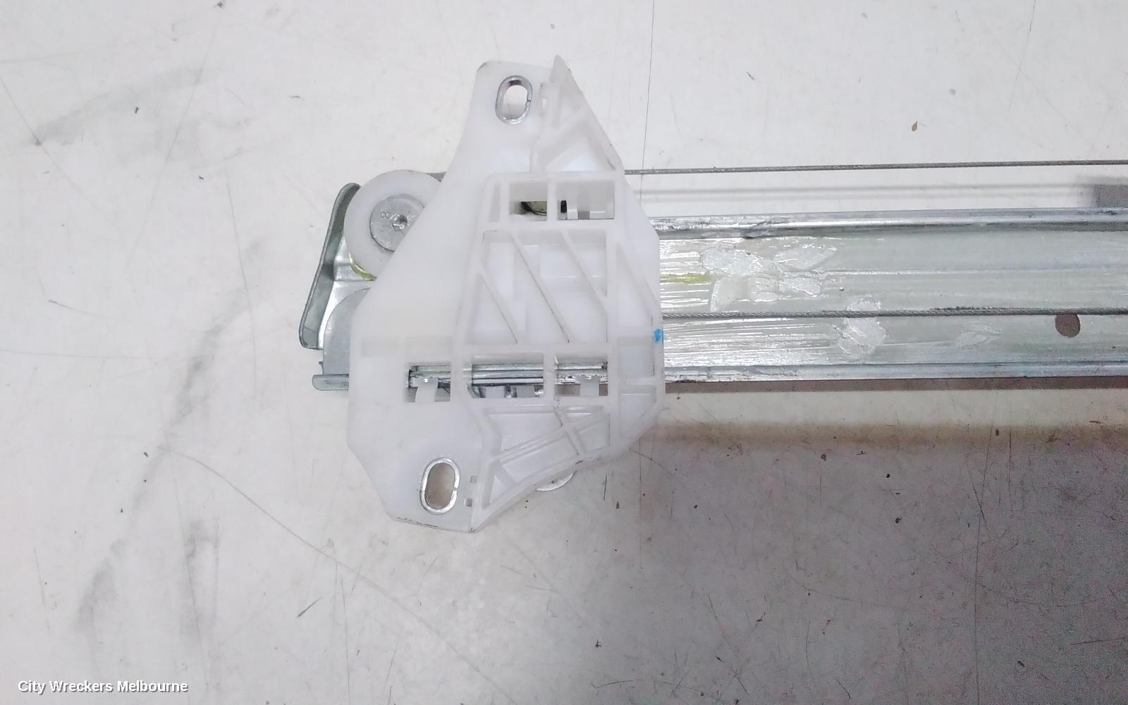 HONDA CRV RIGHT FRONT WINDOW REG/MOTOR, RW, 05/2017 - 08/2023