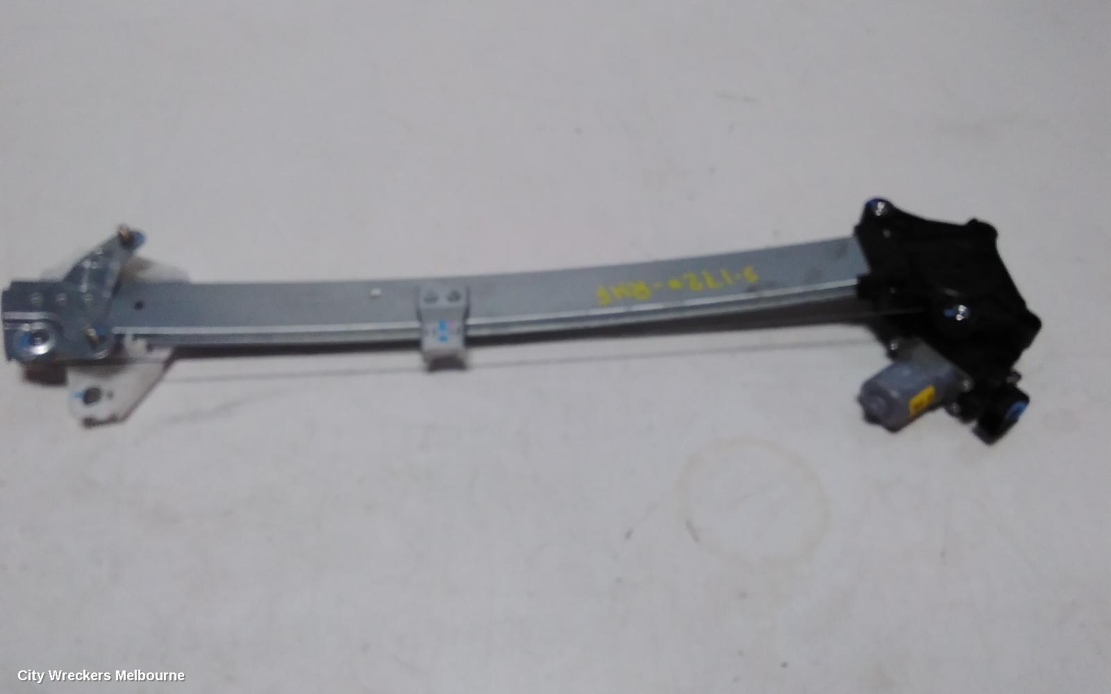 HONDA CRV RIGHT FRONT WINDOW REG/MOTOR, RW, 05/2017 - 08/2023