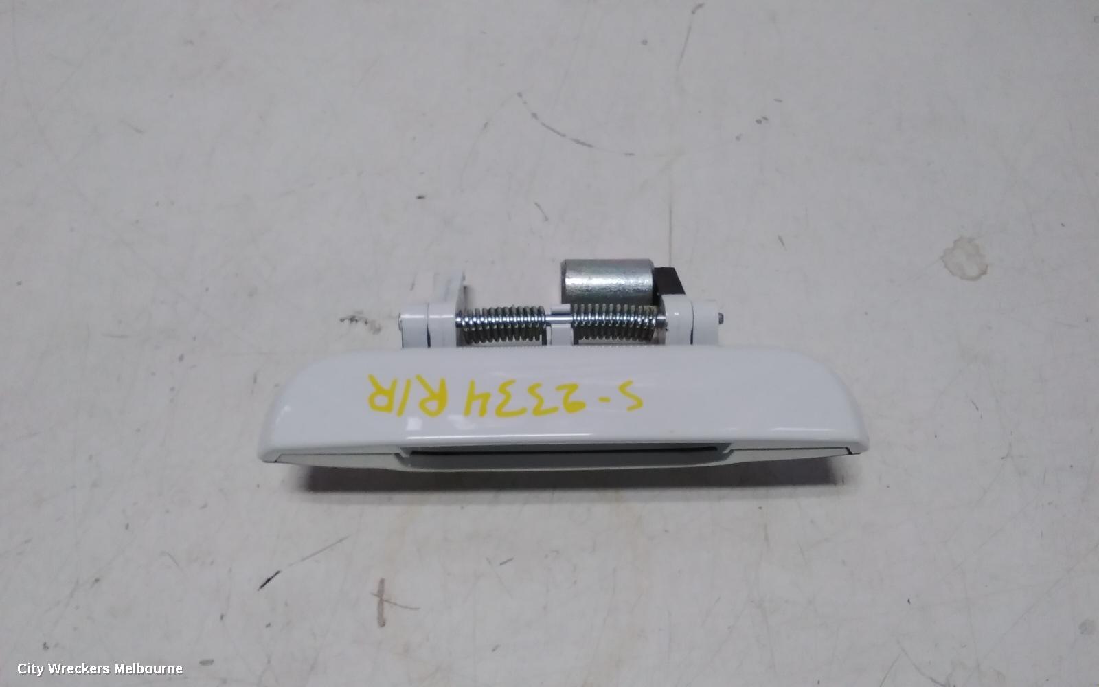MG MG3 DOOR HANDLE, OUTER, RH REAR, COLOUR CODED, SZP1, 07/2016 ONWARDS