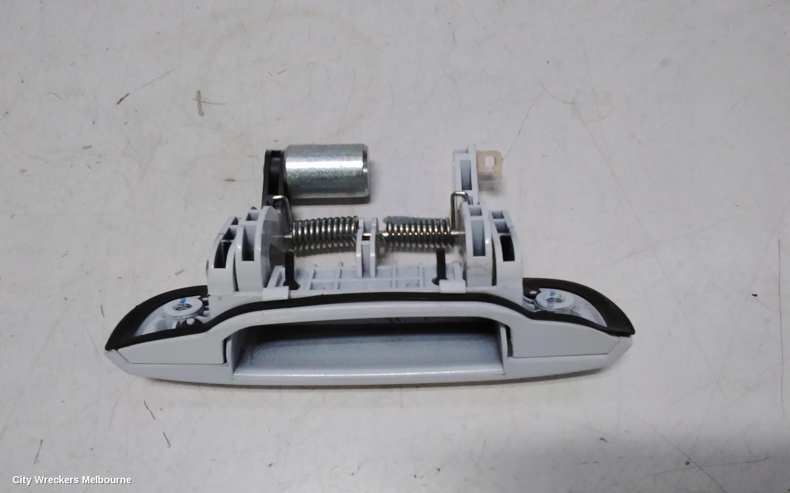MG MG3 DOOR HANDLE, OUTER, RH REAR, COLOUR CODED, SZP1, 07/2016 ONWARDS