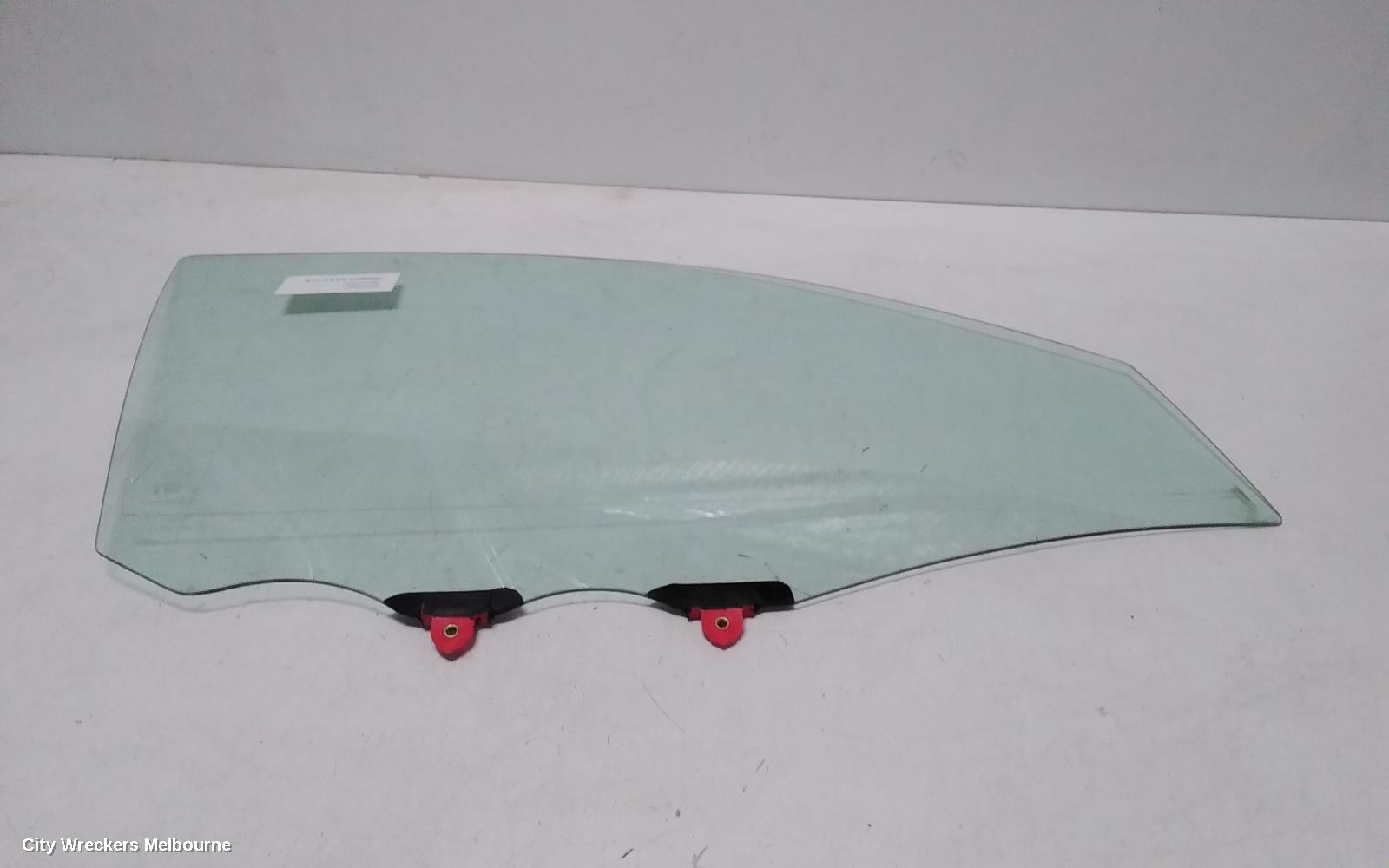 TOYOTA AVALON RIGHT FRONT DOOR WINDOW, MCX10R, 07/2000 - 06/2005