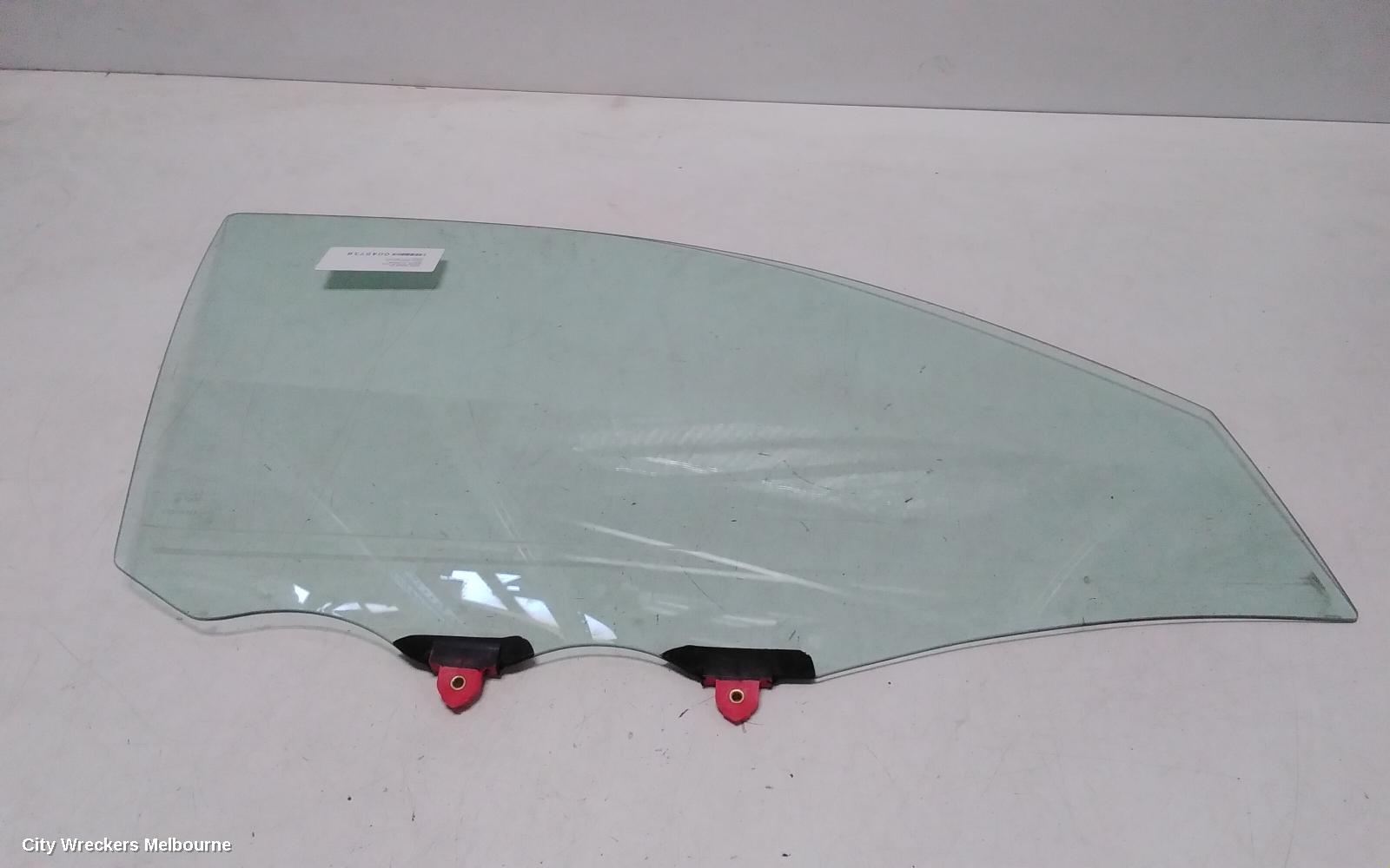 TOYOTA AVALON RIGHT FRONT DOOR WINDOW, MCX10R, 07/2000 - 06/2005