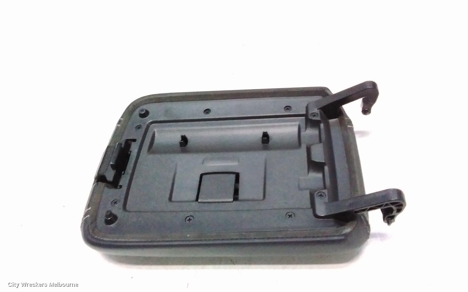 HOLDEN COMMODORE CONSOLE, COSOLE LID ONLY, LEATHER, VF, 05/2013 - 12/2017