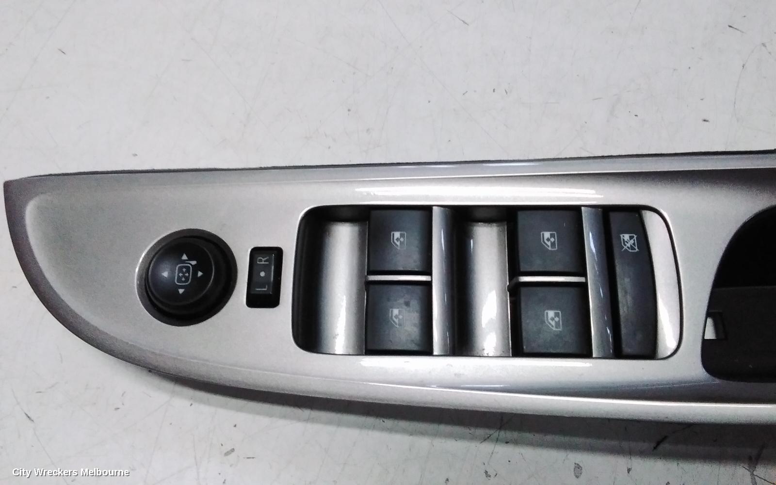 HOLDEN COMMODORE PWR DR WIND SWITCH, RH FRONT (MASTER SWITCH), VF, SILVER, 4 SWITCH TYPE, 05/2013 - 12/2017