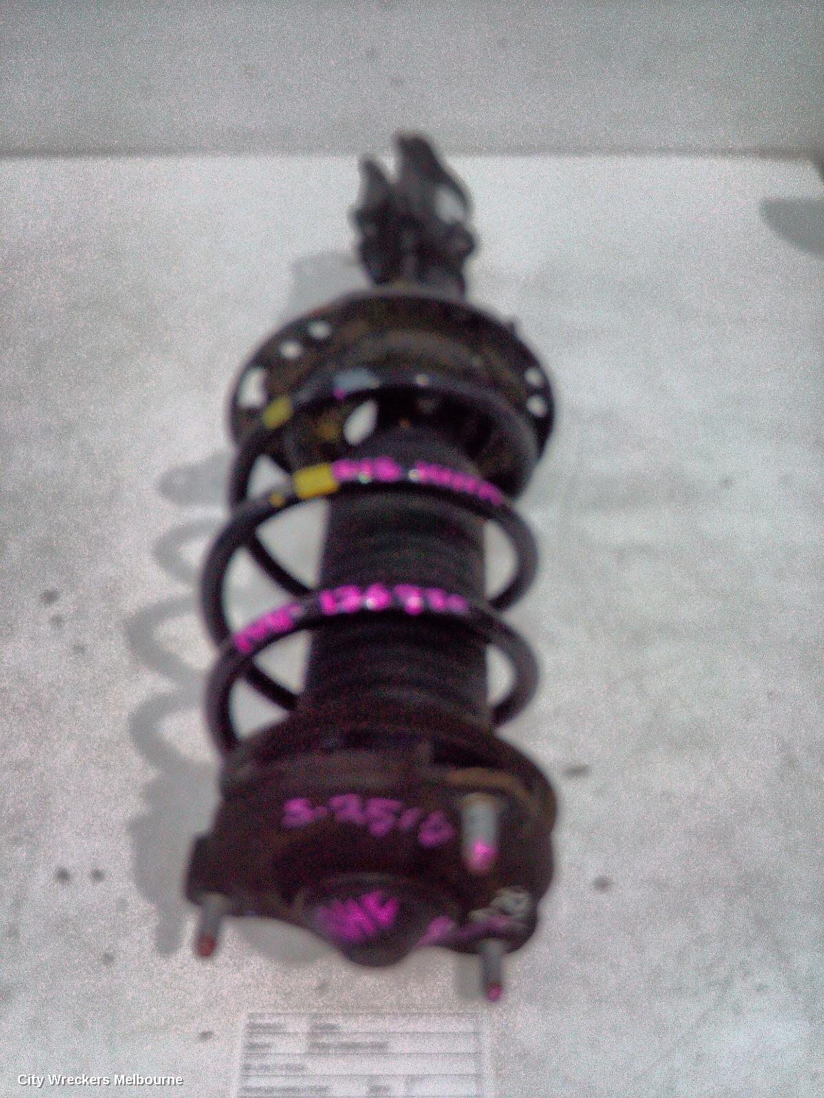 HYUNDAI KONA RIGHT FRONT STRUT, OS, 09/2017 - 07/2023