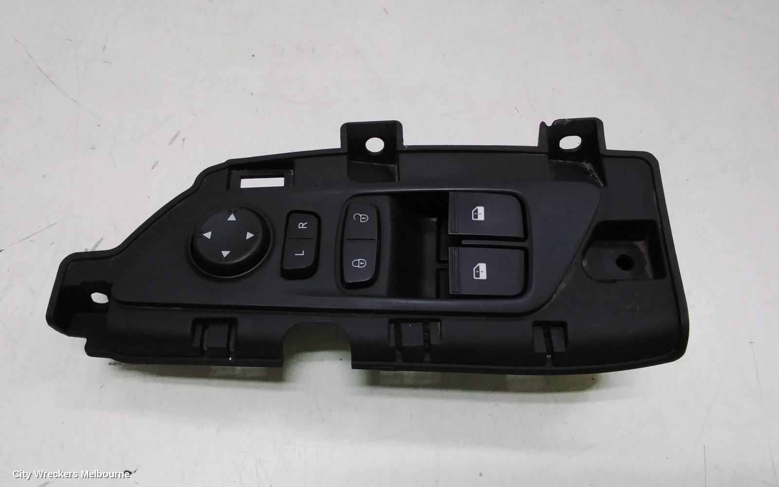 LDV G10 PWR DR WIND SWITCH, RH FRONT (MASTER SWITCH), SV7A/SV7C, WAGON/VAN, 04/2015 ONWARDS