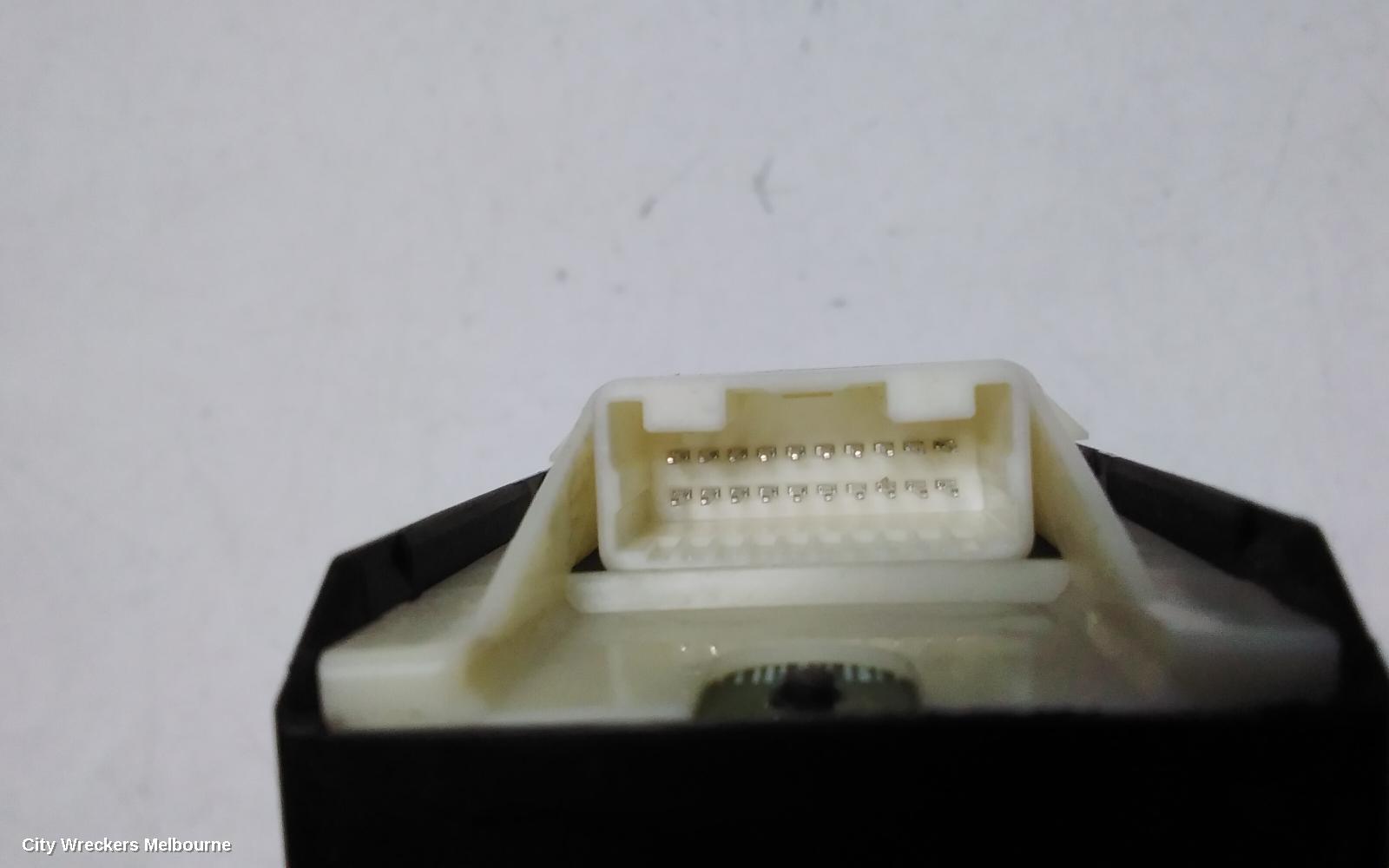 TOYOTA PRADO PWR DR WIND SWITCH, RH FRONT (MASTER SWITCH), 5DR TYPE, 150 SERIES, 08/2009 - 11/2023