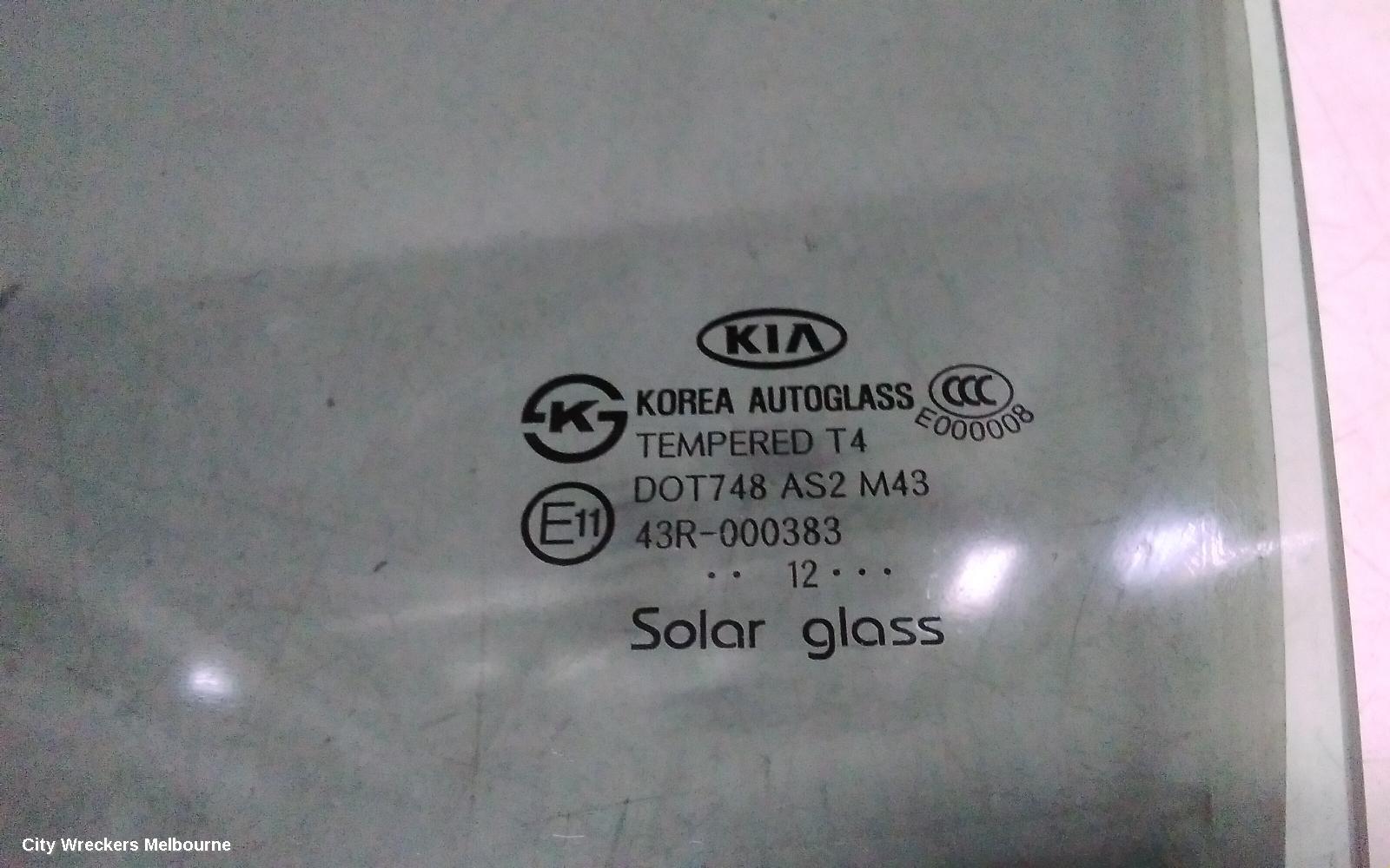 KIA SORENTO LEFT FRONT DOOR WINDOW, XM, 10/2009 - 09/2012