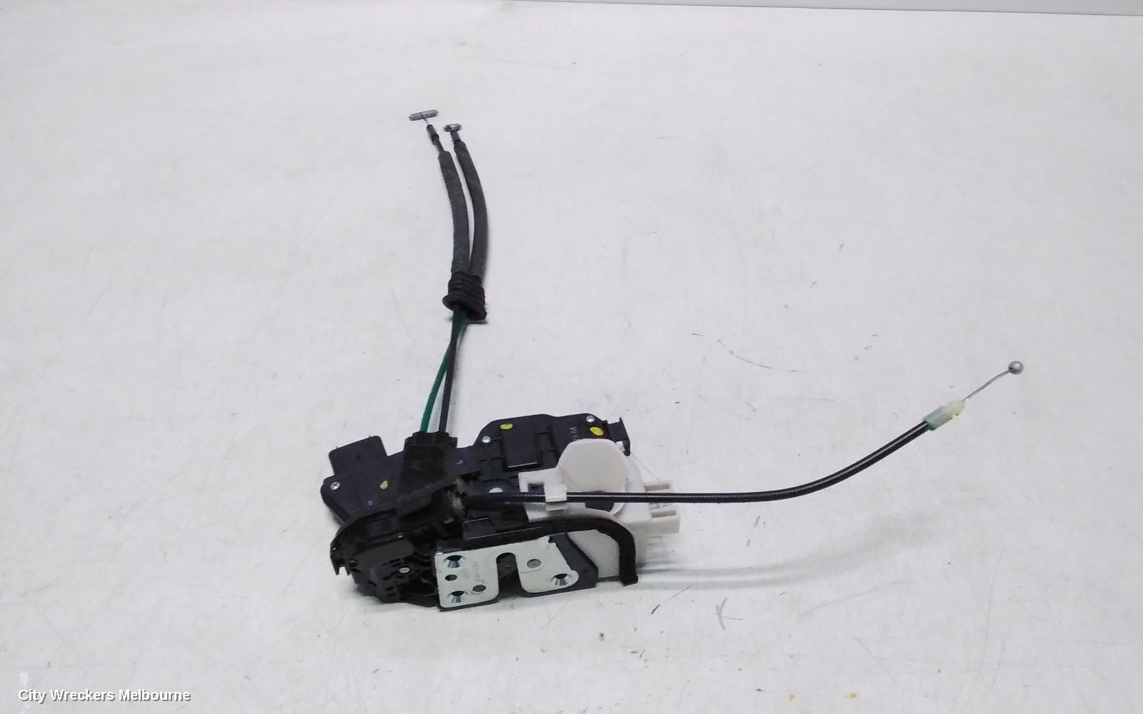 KIA SORENTO DOOR/BOOT/GATE LOCK, LEFT FRONT DOOR LOCK, XM, 10/2009 - 12/2014