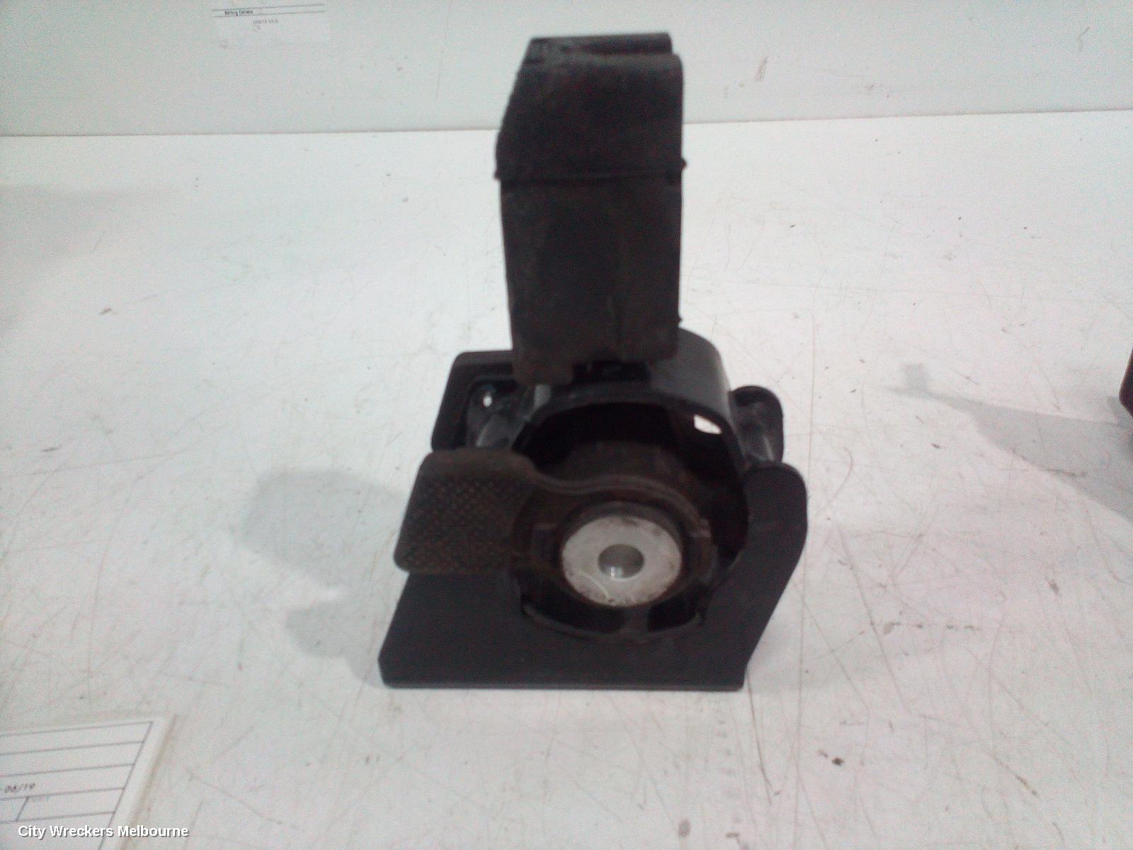 TOYOTA COROLLA MOUNT, ZRE172R FRONT ENGINE FWD AUTO 12/2013 - 06/2019