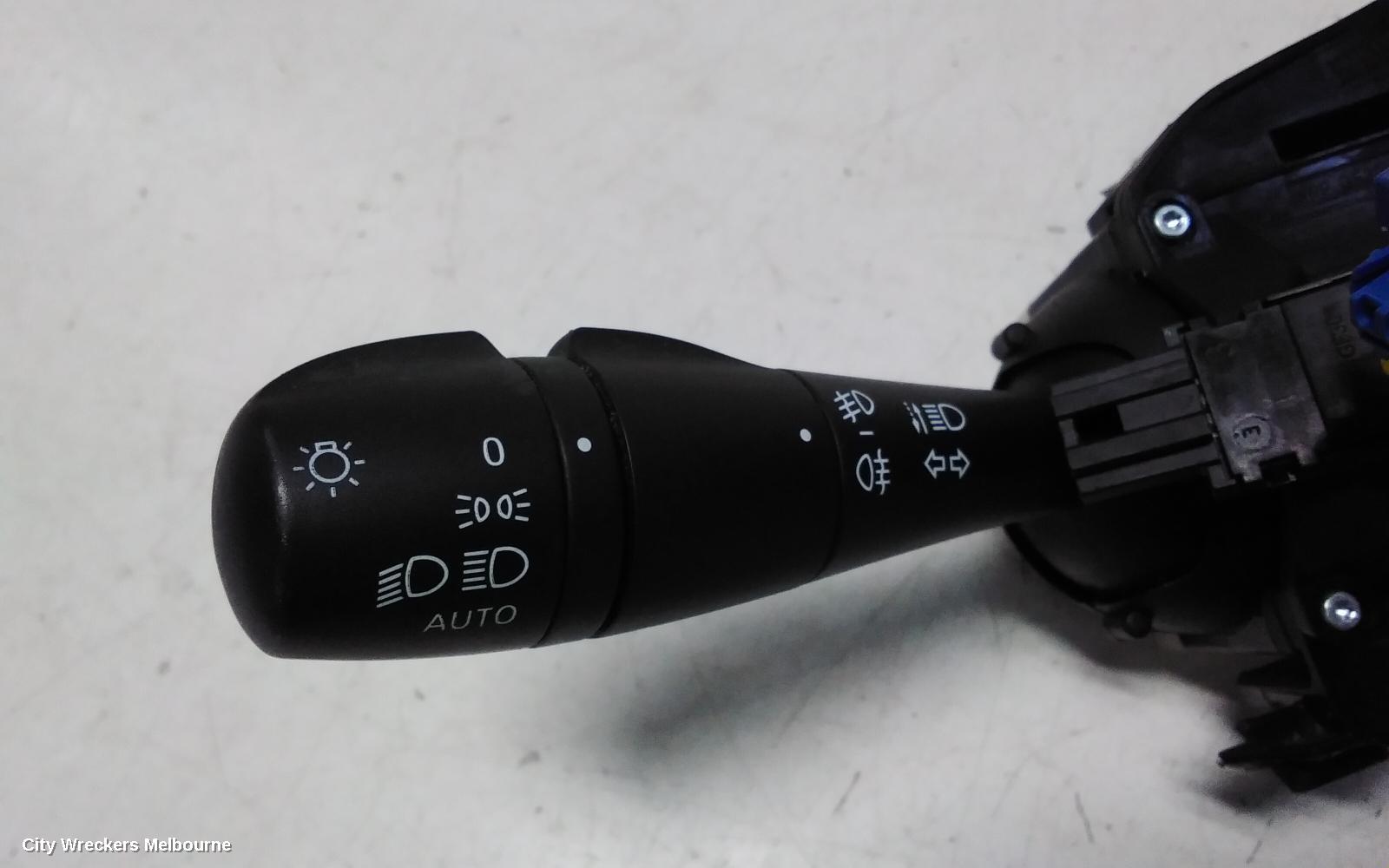 RENAULT TRAFIC COMBINATION SWITCH, FLASHER SWITCH, X82, 01/2015 ONWARDS