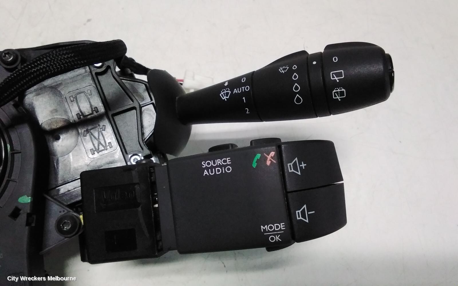 RENAULT TRAFIC COMBINATION SWITCH, FLASHER SWITCH, X82, 01/2015 ONWARDS