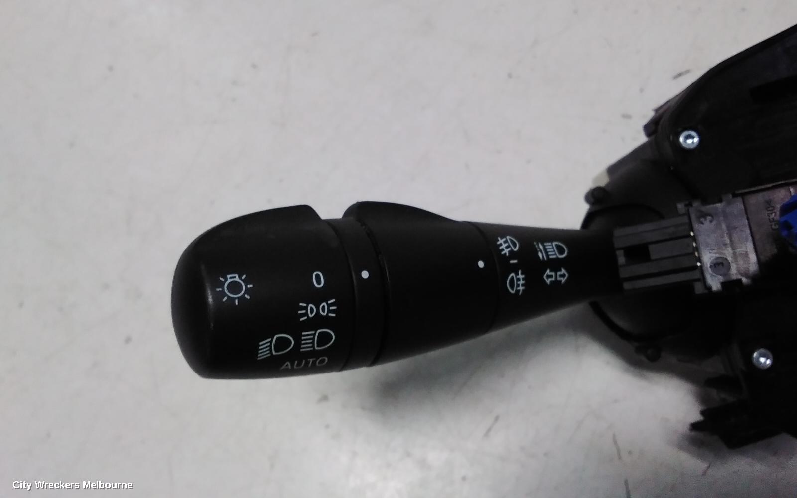 RENAULT TRAFIC COMBINATION SWITCH, FLASHER SWITCH, X82, 01/2015 ONWARDS
