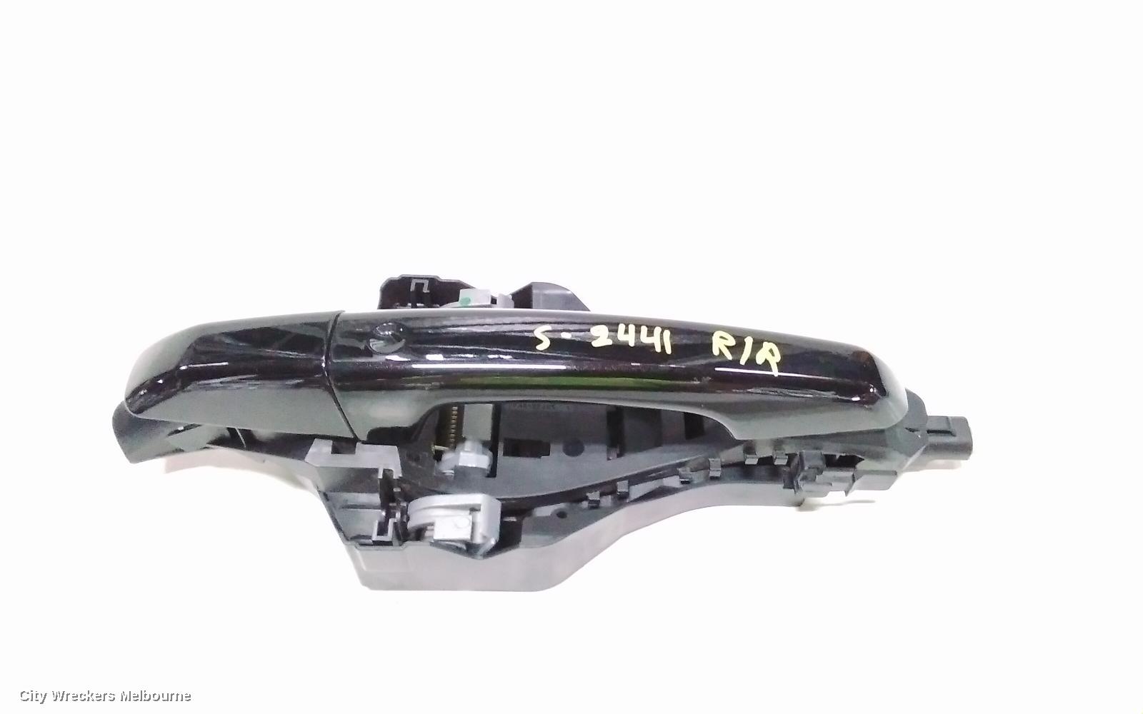 LAND ROVER DISCOVERY SPORT DOOR HANDLE, RH REAR, OUTER, COLOUR CODED, W/ CHROME INSERT TYPE, L550, 01/2015 - 06/2019