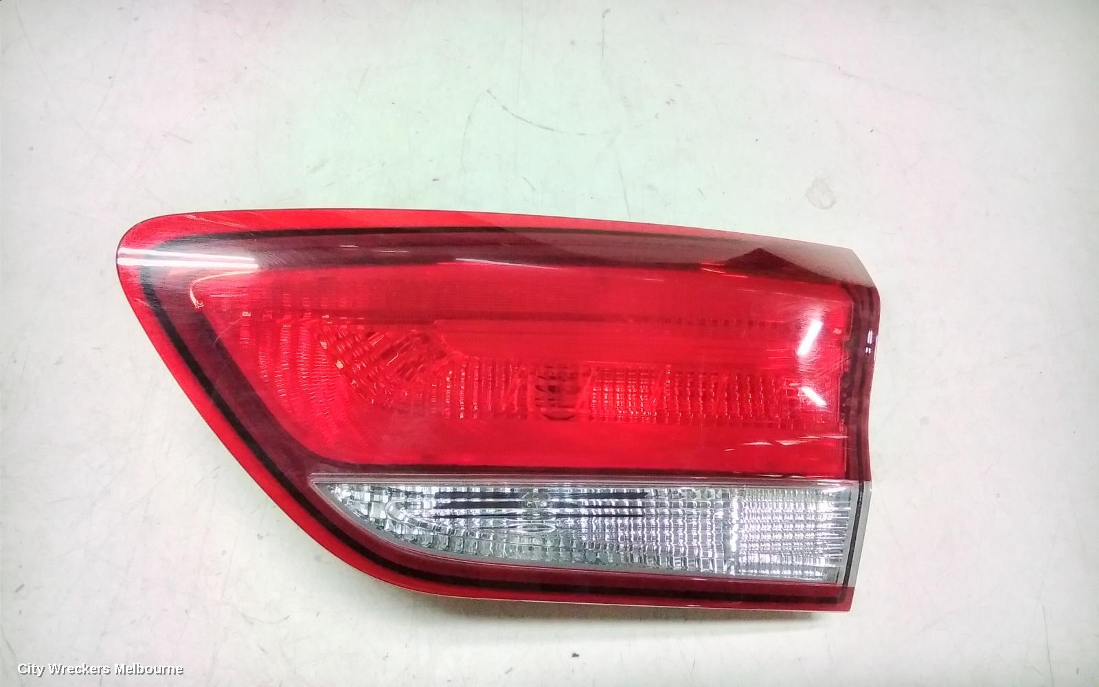 HYUNDAI I30 REAR GARNISH, TAILGATE LAMP (RH SIDE), STANDARD, NON LED TYPE, PD, 03/2017 ONWARDS