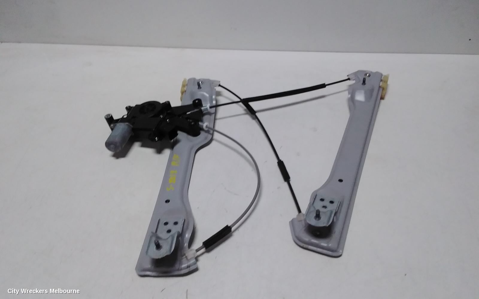 HOLDEN EQUINOX RIGHT FRONT WINDOW REG/MOTOR, EQ, 09/2017 - 12/2020