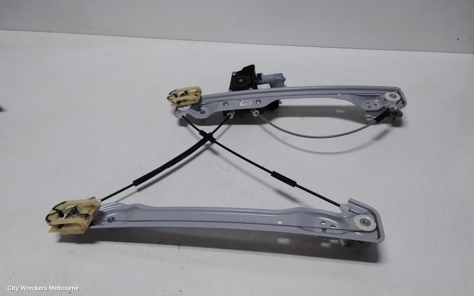 HOLDEN EQUINOX RIGHT FRONT WINDOW REG/MOTOR, EQ, 09/2017 - 12/2020