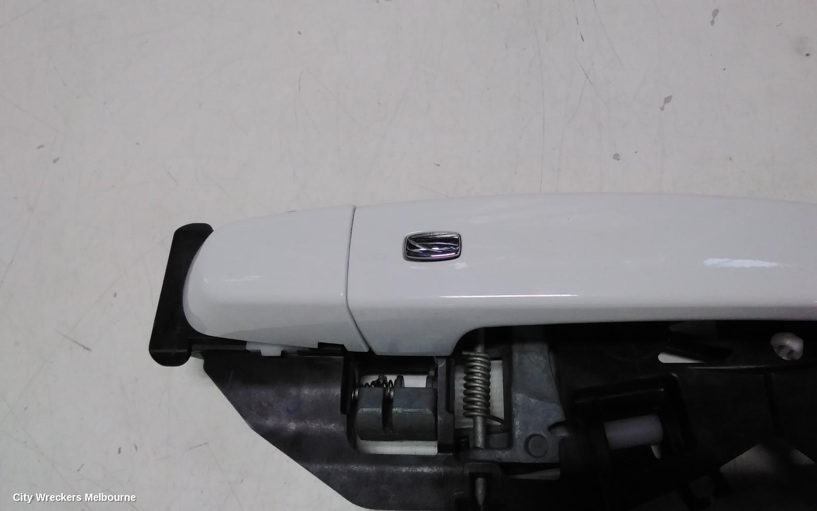 HOLDEN EQUINOX DOOR HANDLE, OUTER, RH FRONT, LS/LT, EQ, 09/2017 - 12/2020