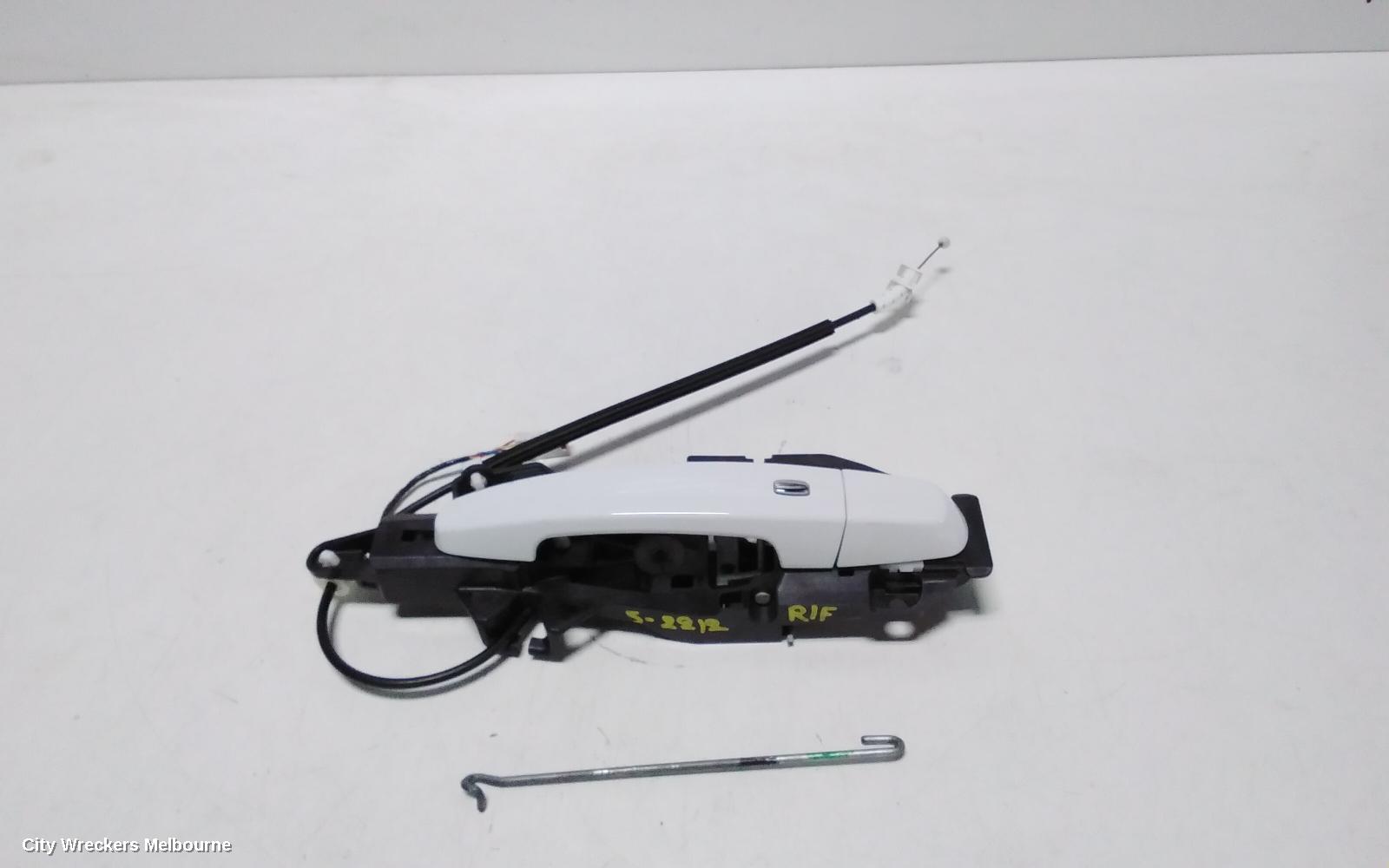 HOLDEN EQUINOX DOOR HANDLE, OUTER, RH FRONT, LS/LT, EQ, 09/2017 - 12/2020