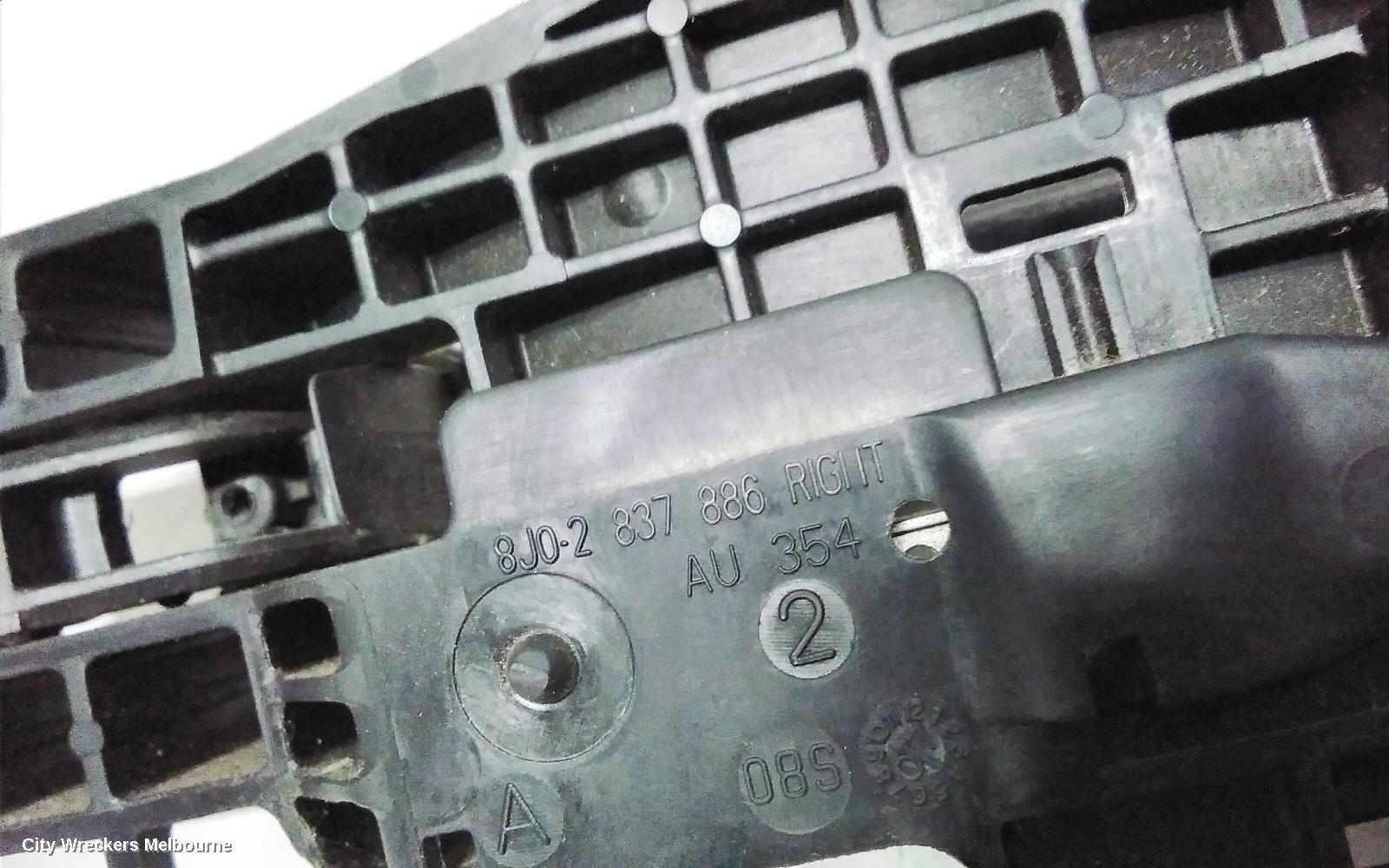 AUDI TT DOOR HANDLE, 8J, RH FRONT, OUTER, 09/2006 - 12/2014