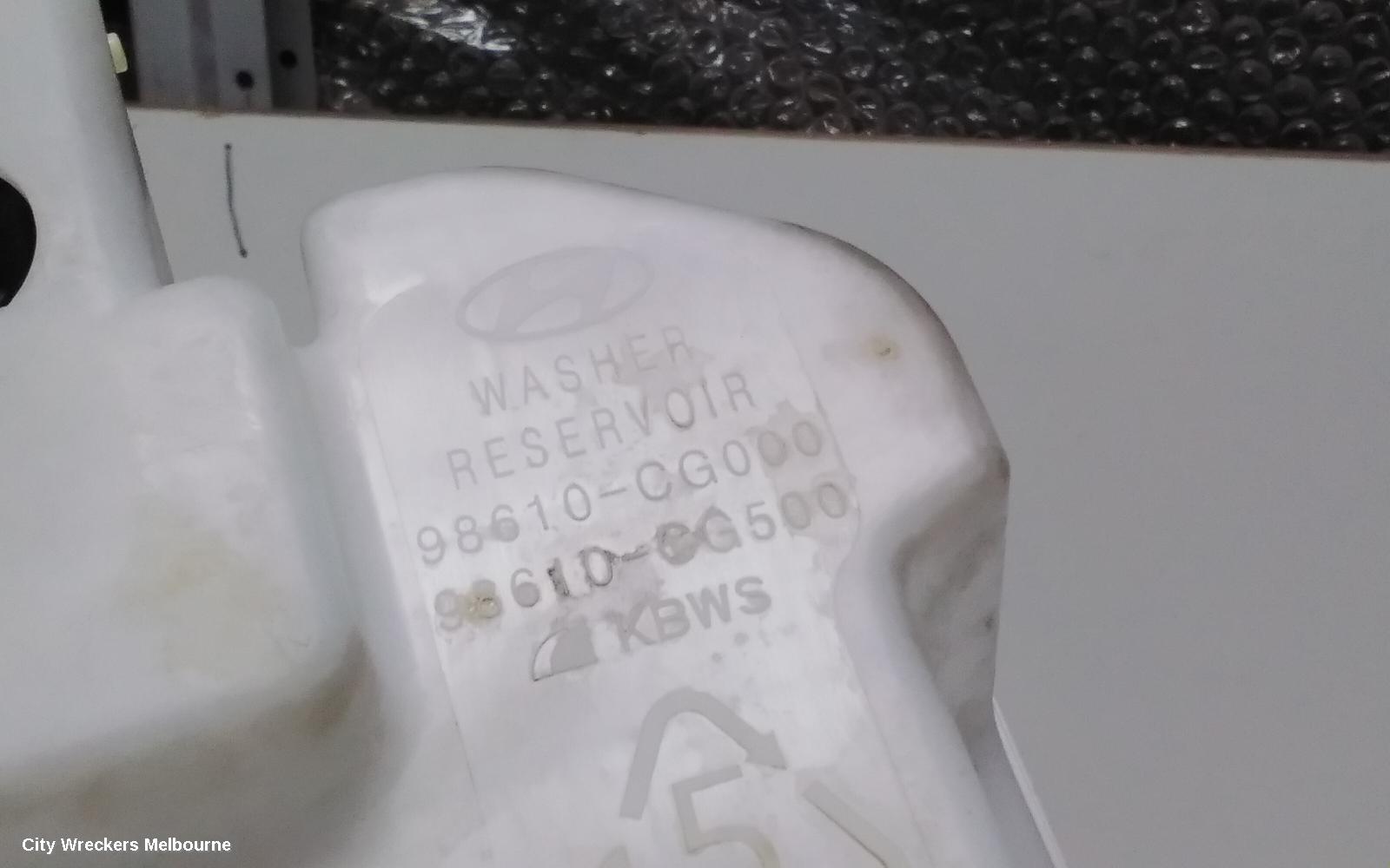 HYUNDAI STARIA WASHER BOTTLE, US4, 04/2021 ONWARDS