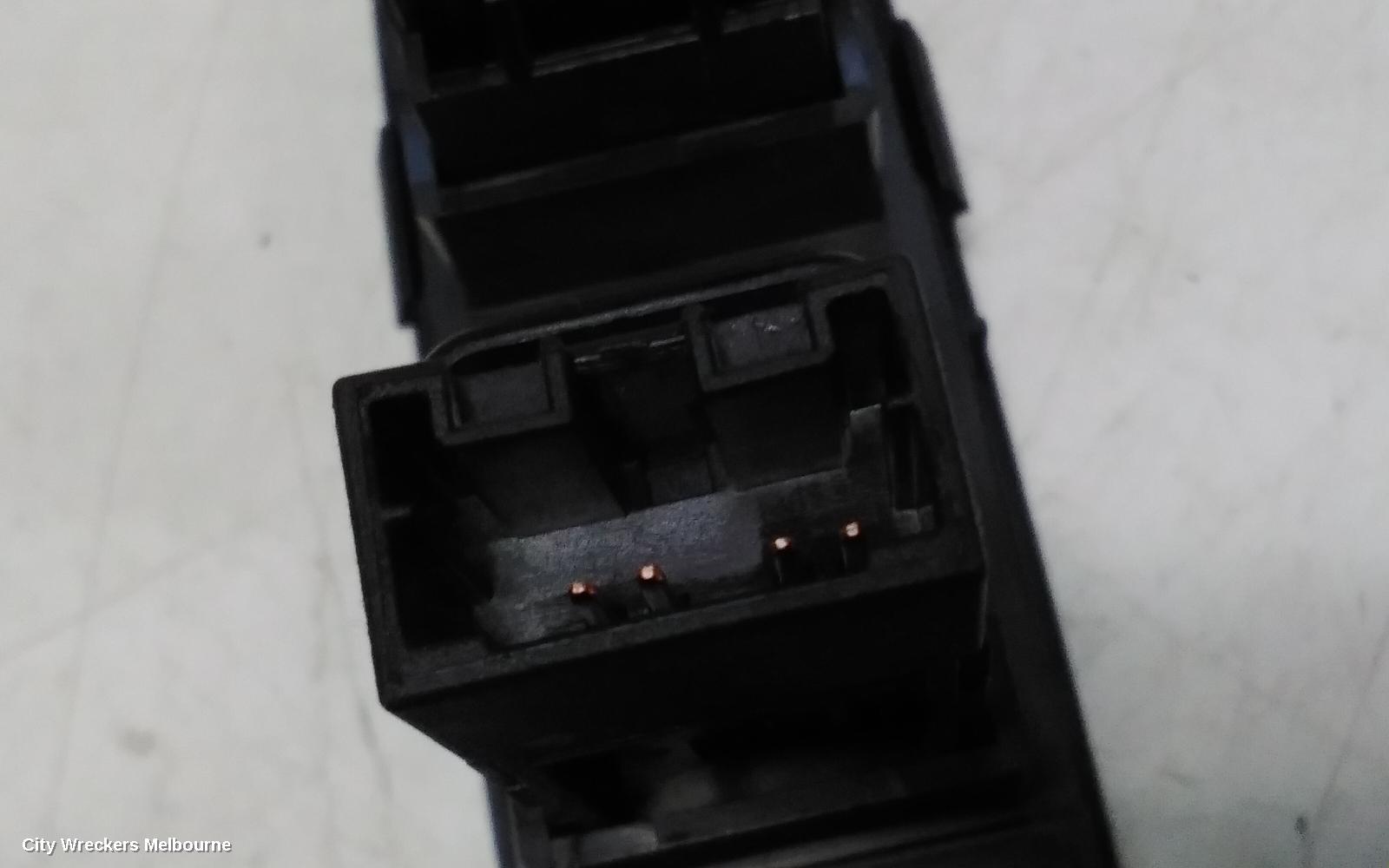 HYUNDAI I45, YF, TRACTION CONTROL, 02/2010 - 04/2014