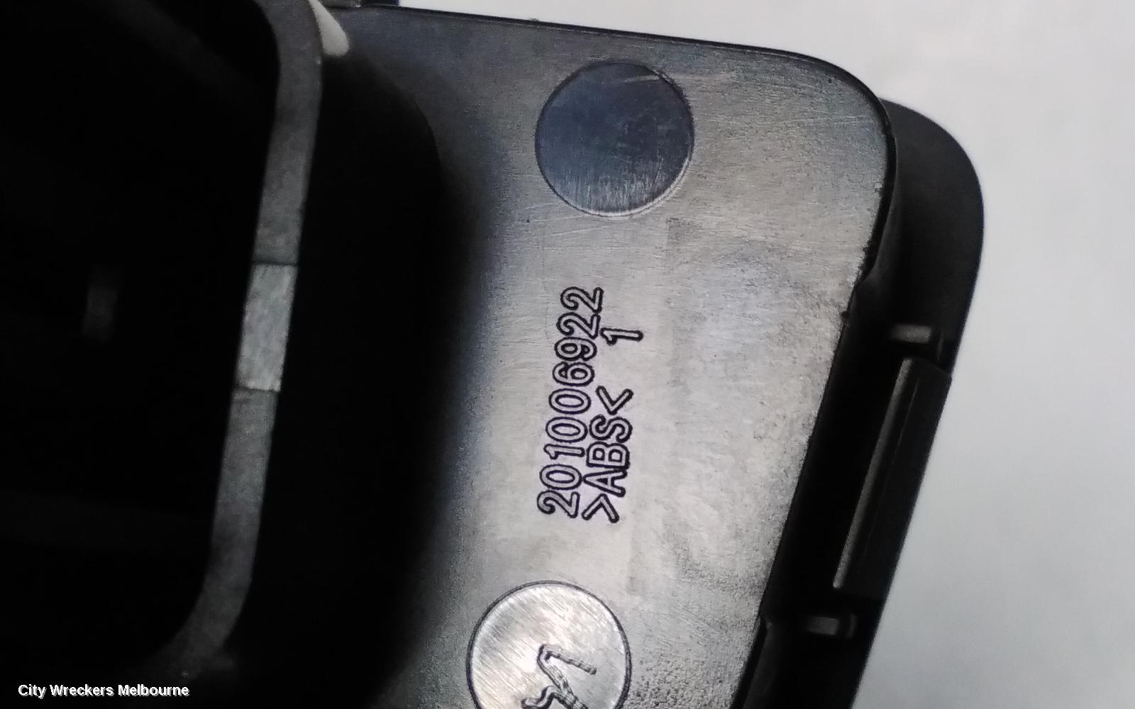 HYUNDAI I45, YF, TRACTION CONTROL, 02/2010 - 04/2014